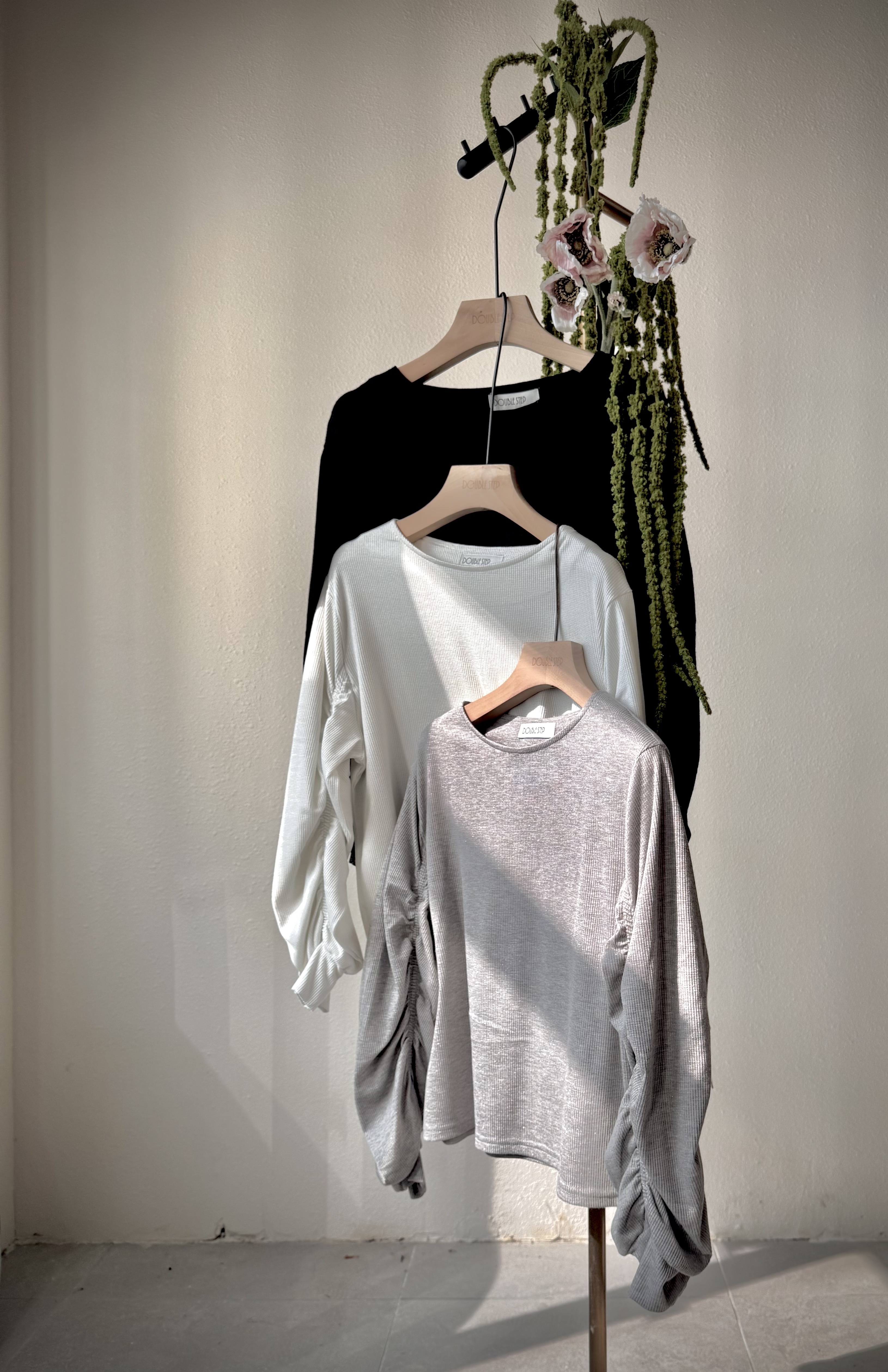 肉眼才看見低調閃～縮袖上衣 - BL51372