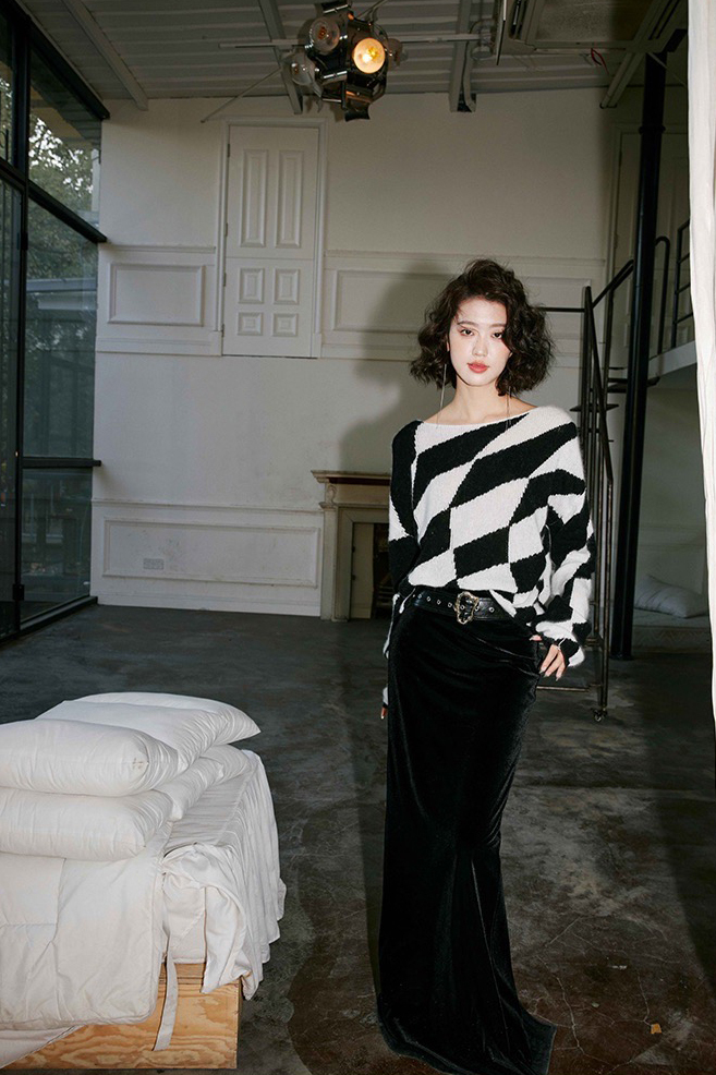 不規則拼色菱格羊毛浣熊毛針織上衣S-M (Elegant & Love)