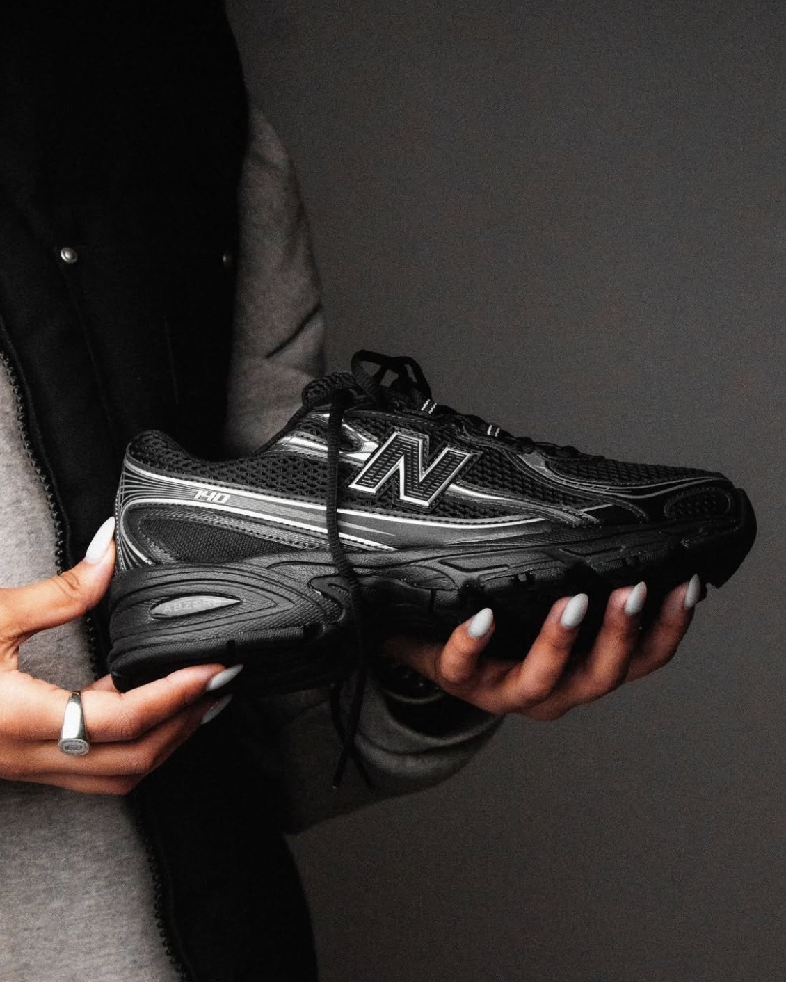 New Balance 740 情侶鞋 老爹鞋 復古 休閒鞋 黑銀 白色