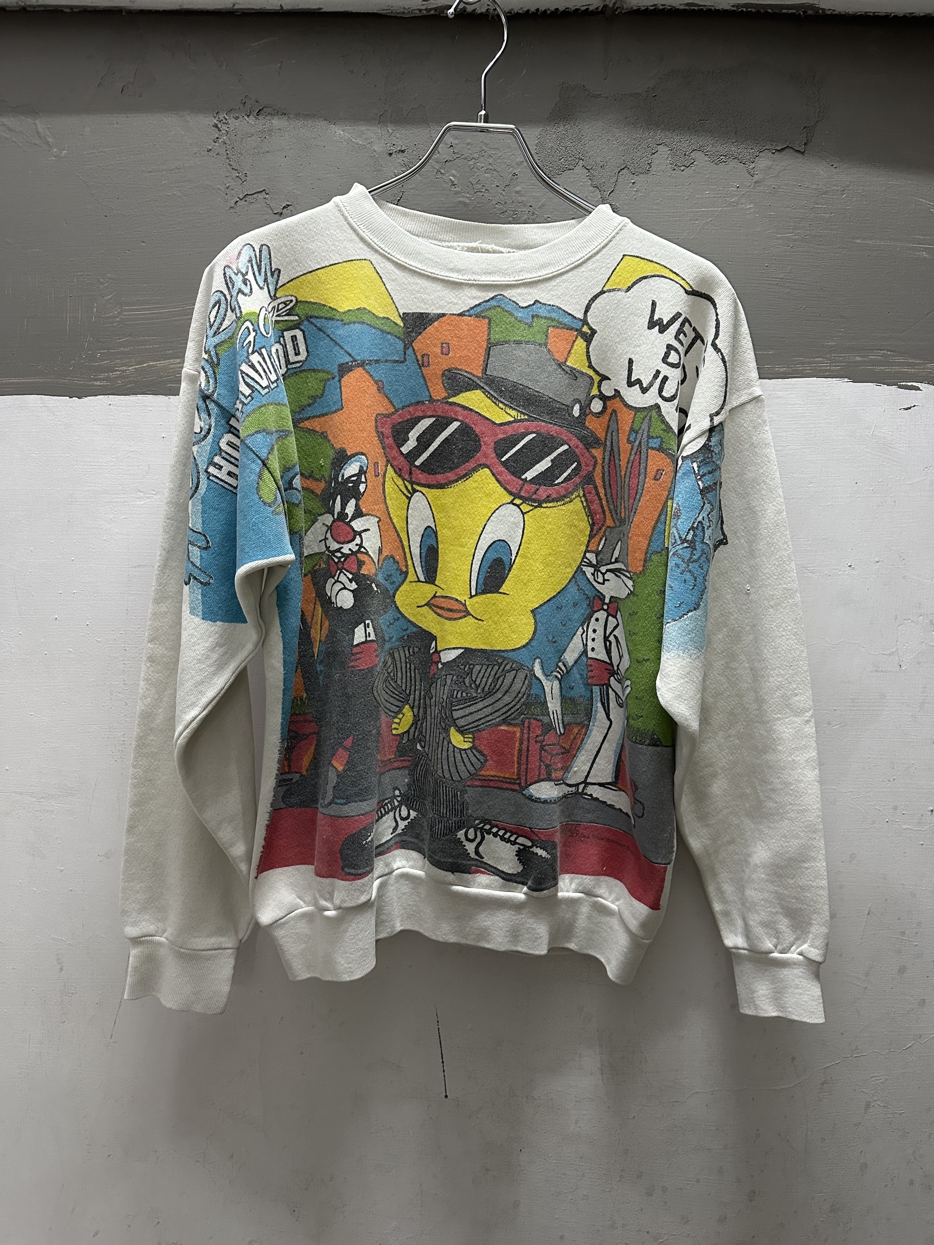 90s Looney Tunes Print Sweat Shirt Made in USA