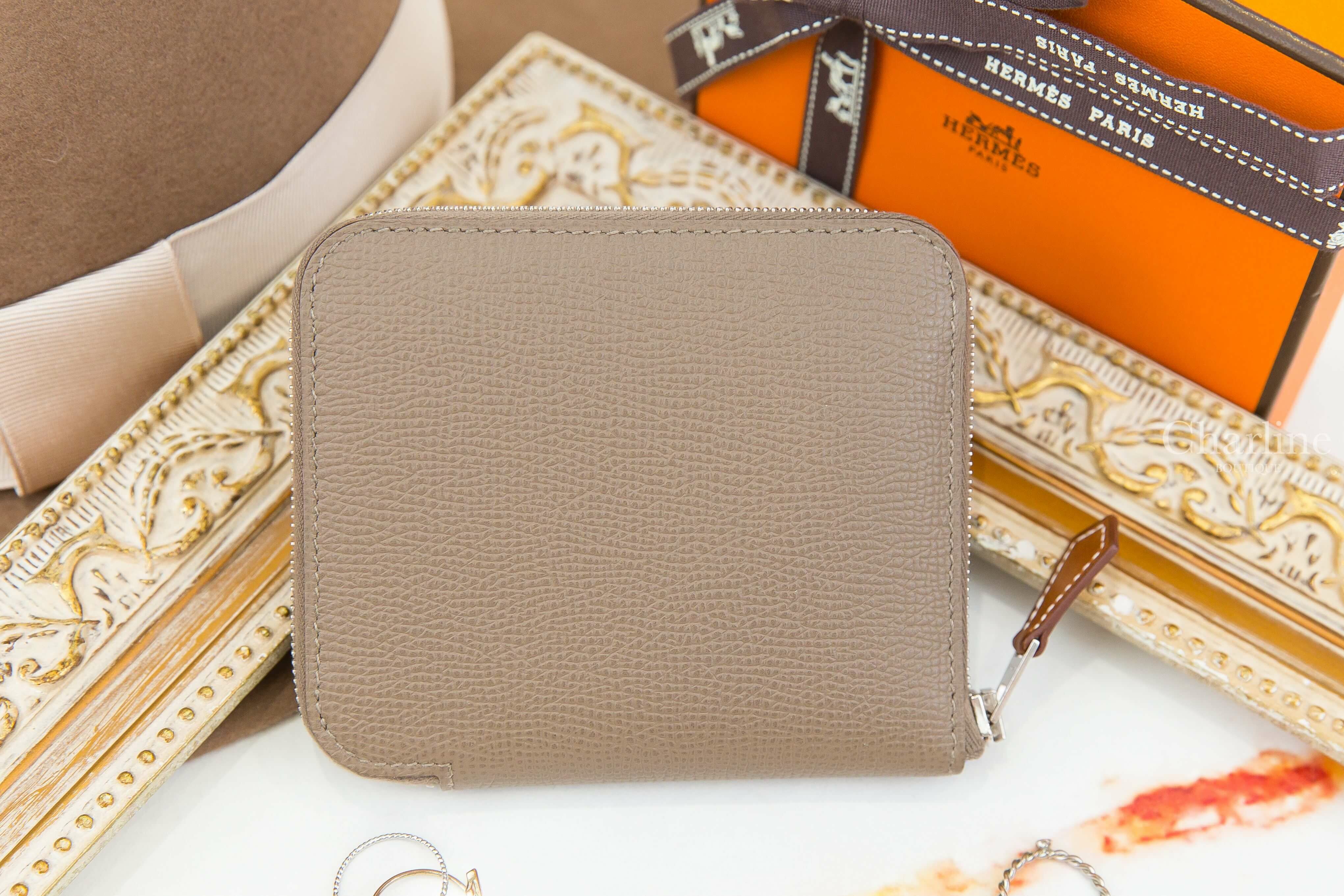 Hermès Silk' In Compact Wallet 18 Etoupe Epsom 大象灰同色縫線絲巾拉鍊短夾