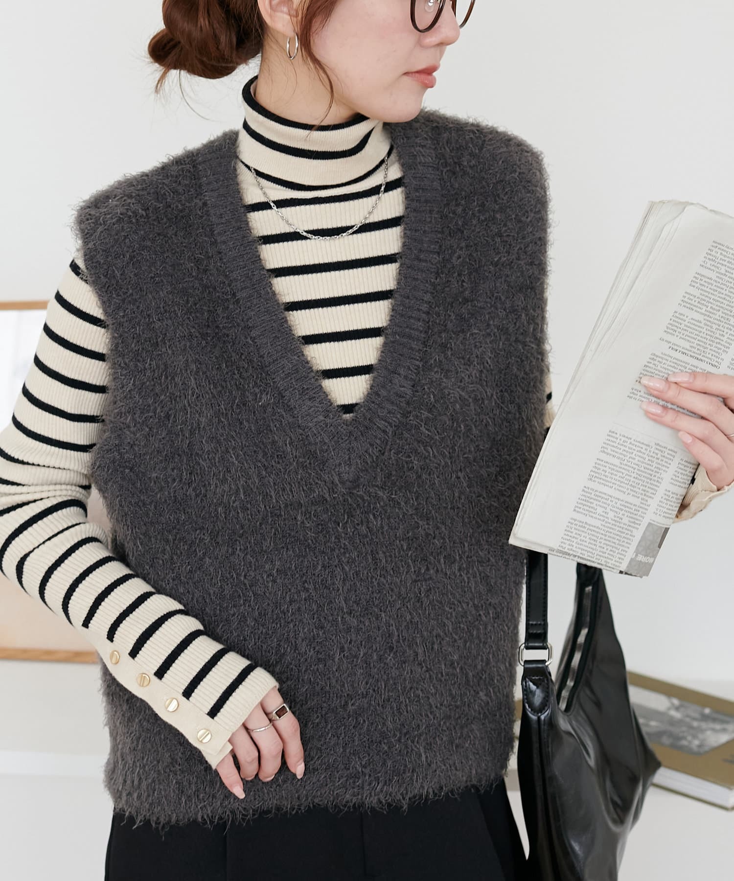 DISCOAT(ディスコート)  《着回し動画あり！》前後2WAYフェザーヤーンショートベスト/ショート丈炭灰（DCZ10A2105A0007）