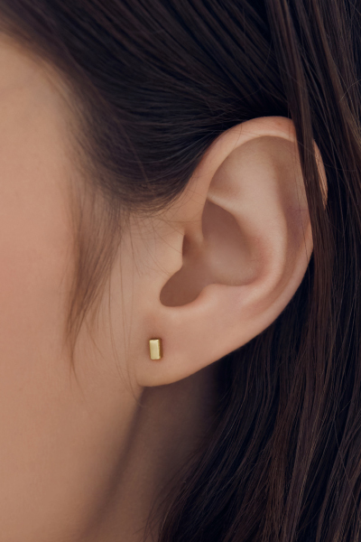 極簡迷你金條。銀針耳環