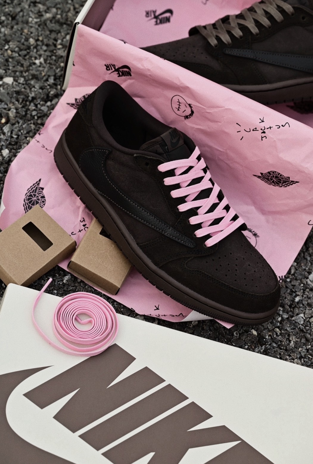 【代購】 Travis Scott x Air Jordan 1 Low OG 倒鉤 摩卡棕