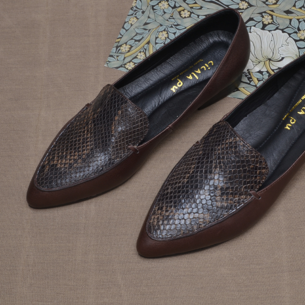 8512 咖啡蛇紋 尖頭鞋