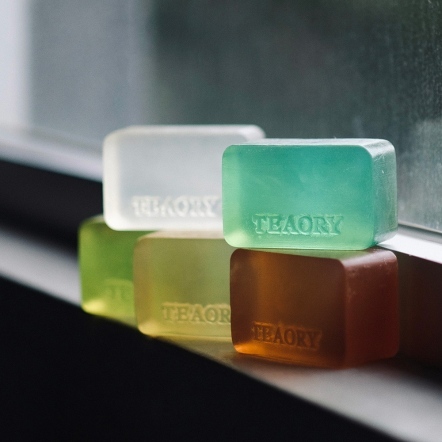 【伊聖詩芳療生活館】一日茶道 TEAORY｜冰山美人茶萃潔顏皂 200g