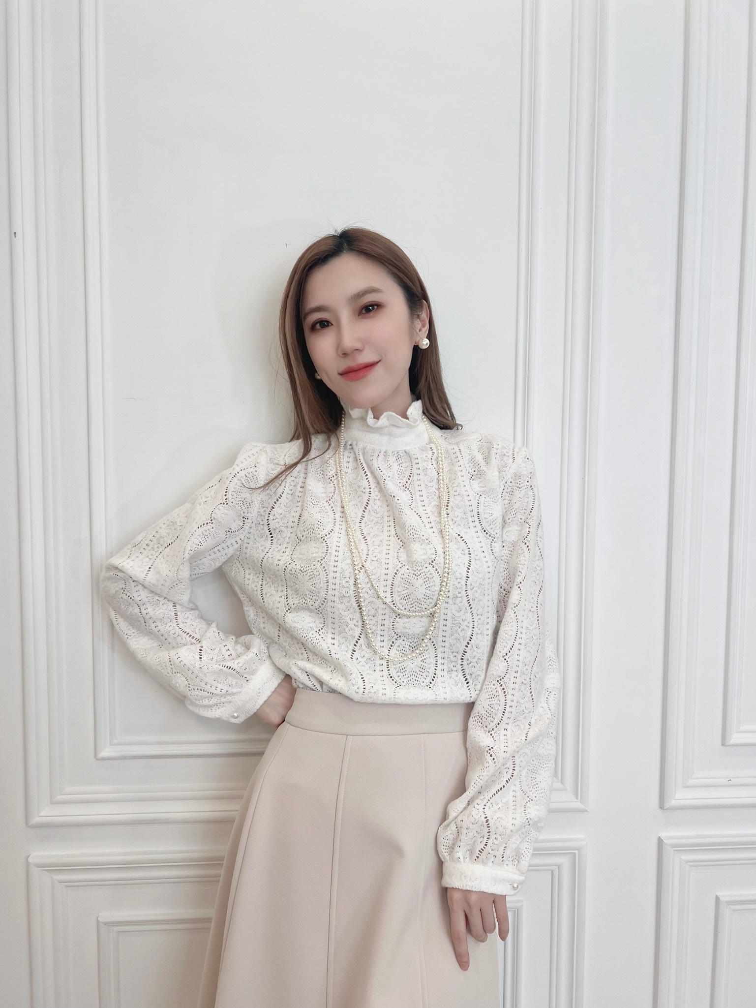 蕾絲立領上衣