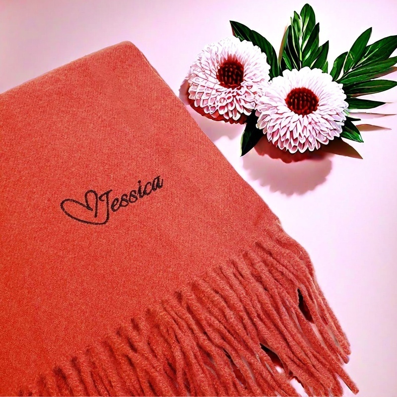 紅色刺繡名字圍巾