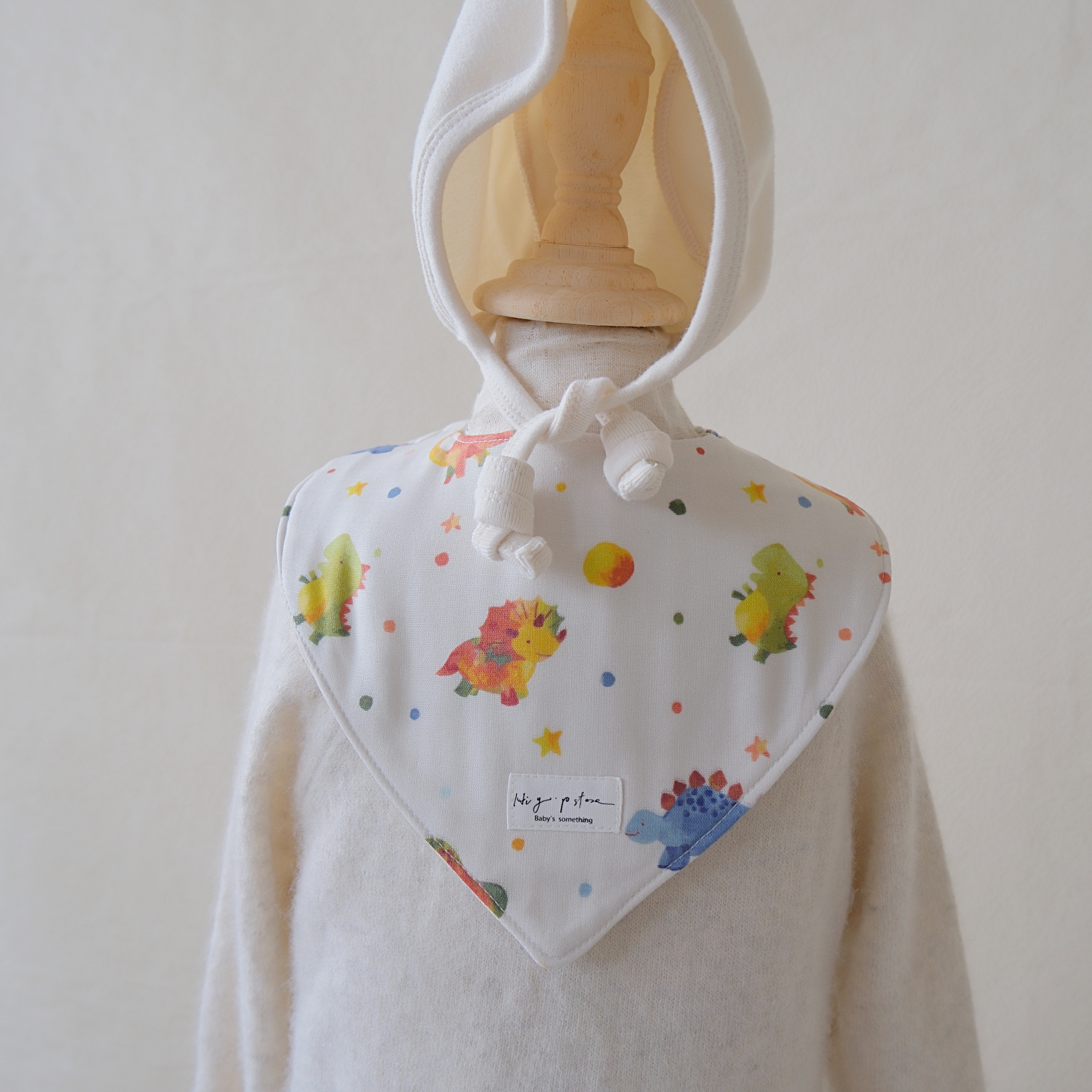 Hi Y.P store-手作圍兜-雙面三角兜-恐龍星球