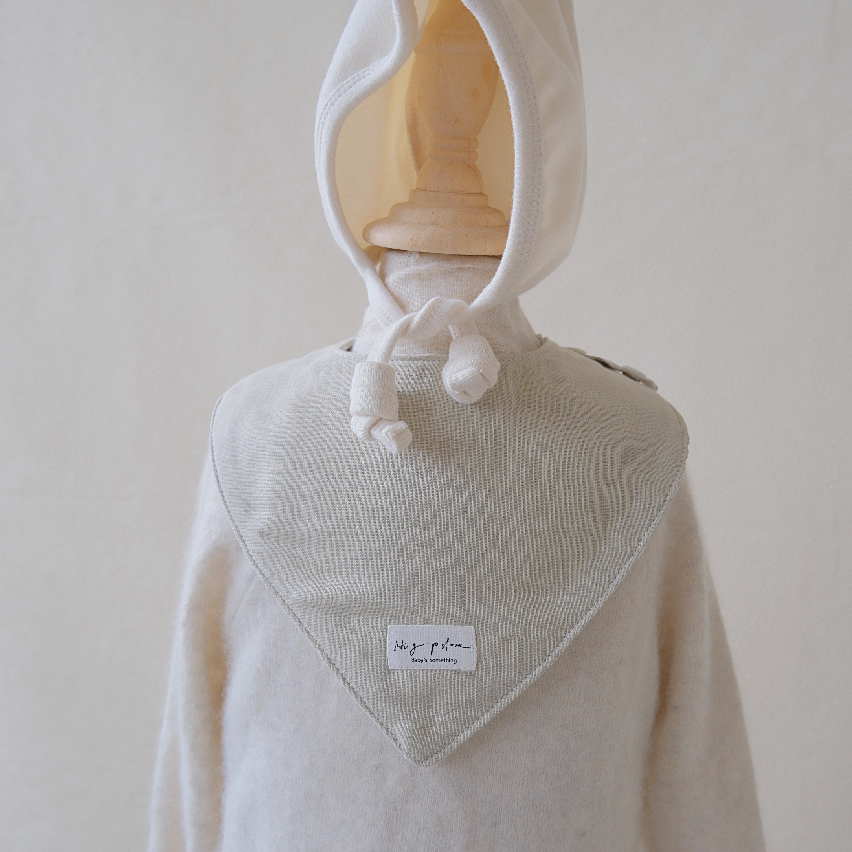 Hi Y.P store-手作圍兜-雙面三角兜-米白星星