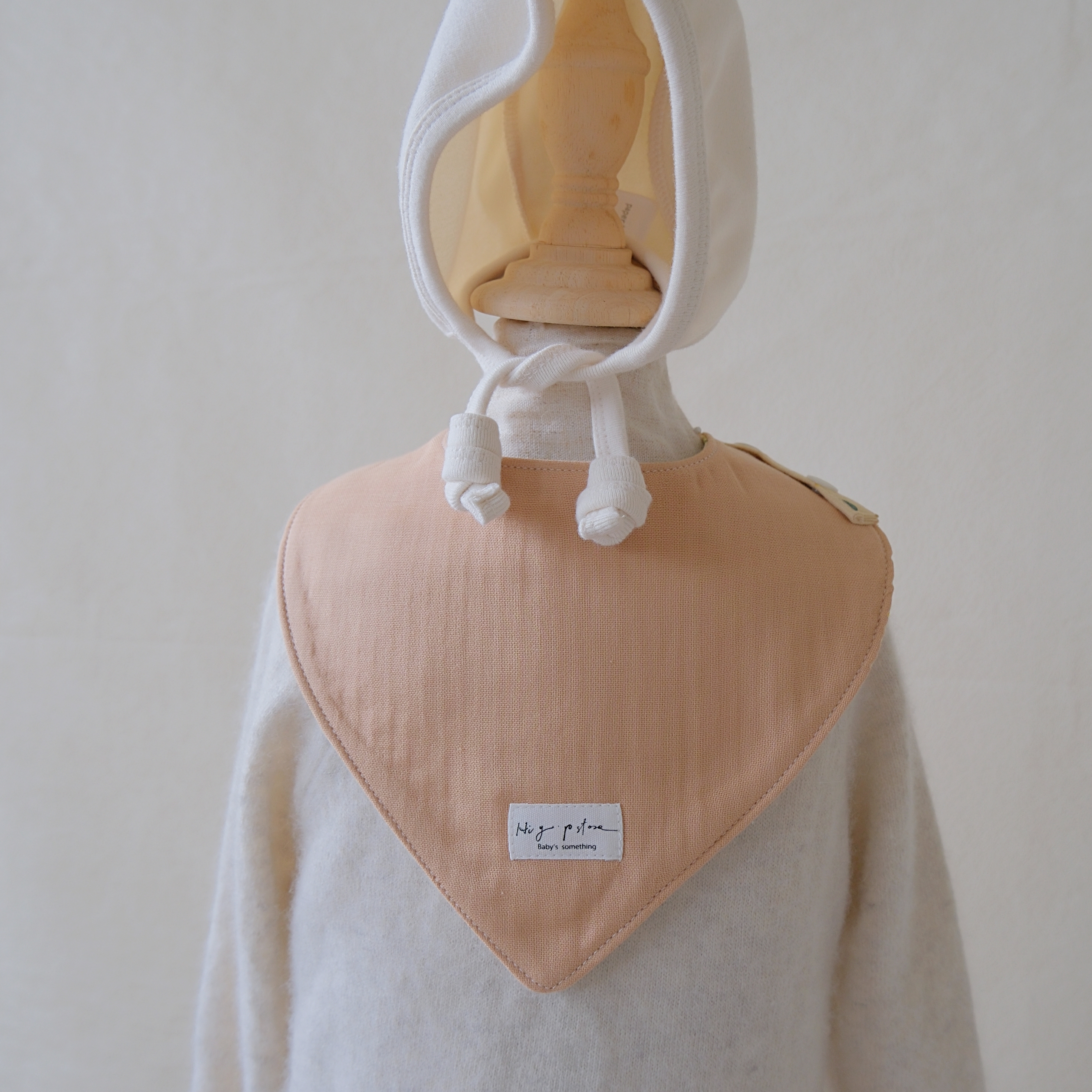 Hi Y.P store-手作圍兜-雙面三角兜-橙花兔兔