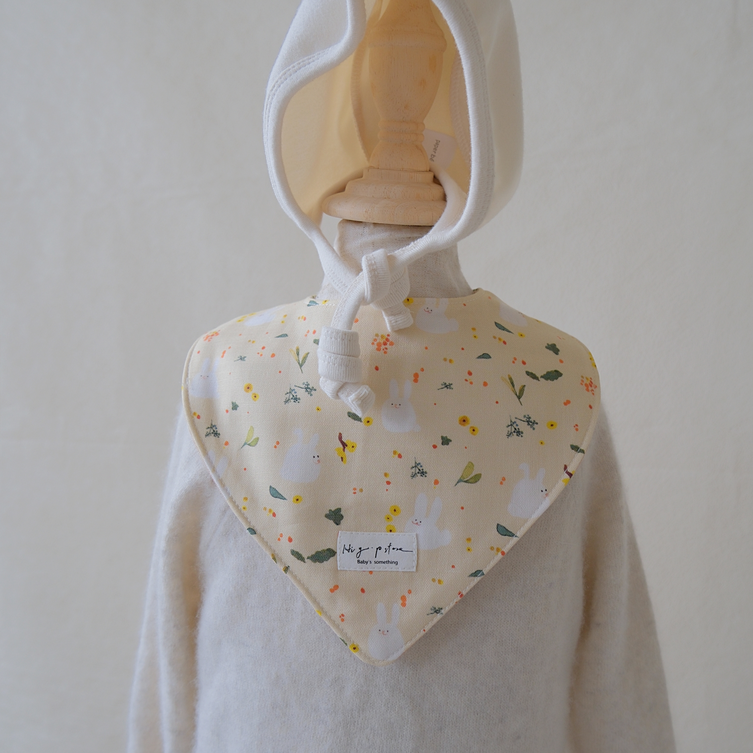 Hi Y.P store-手作圍兜-雙面三角兜-橙花兔兔