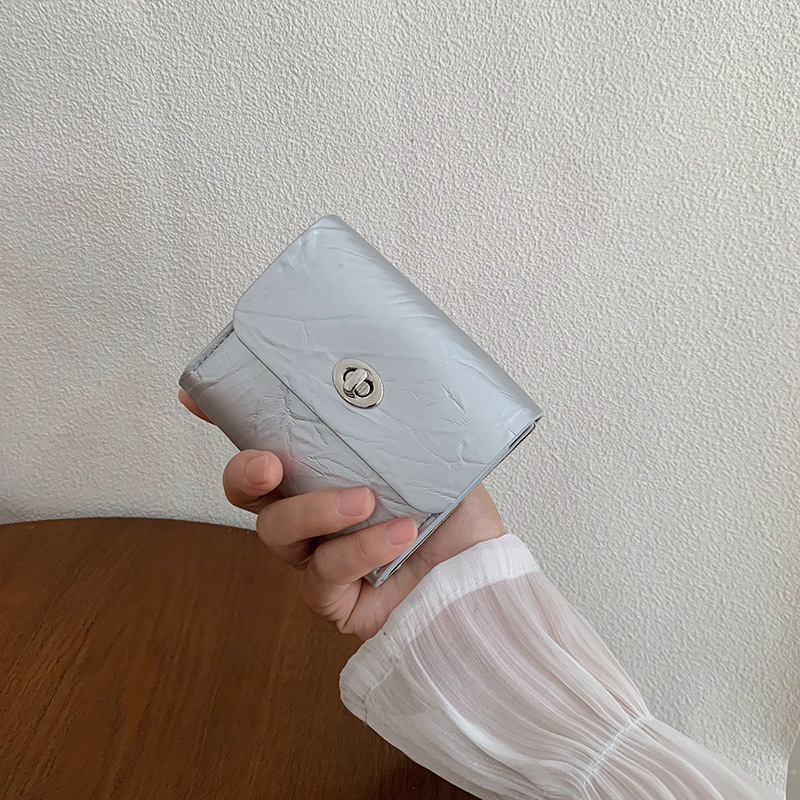 Vintage Twist-Lock Minimalist Wallet