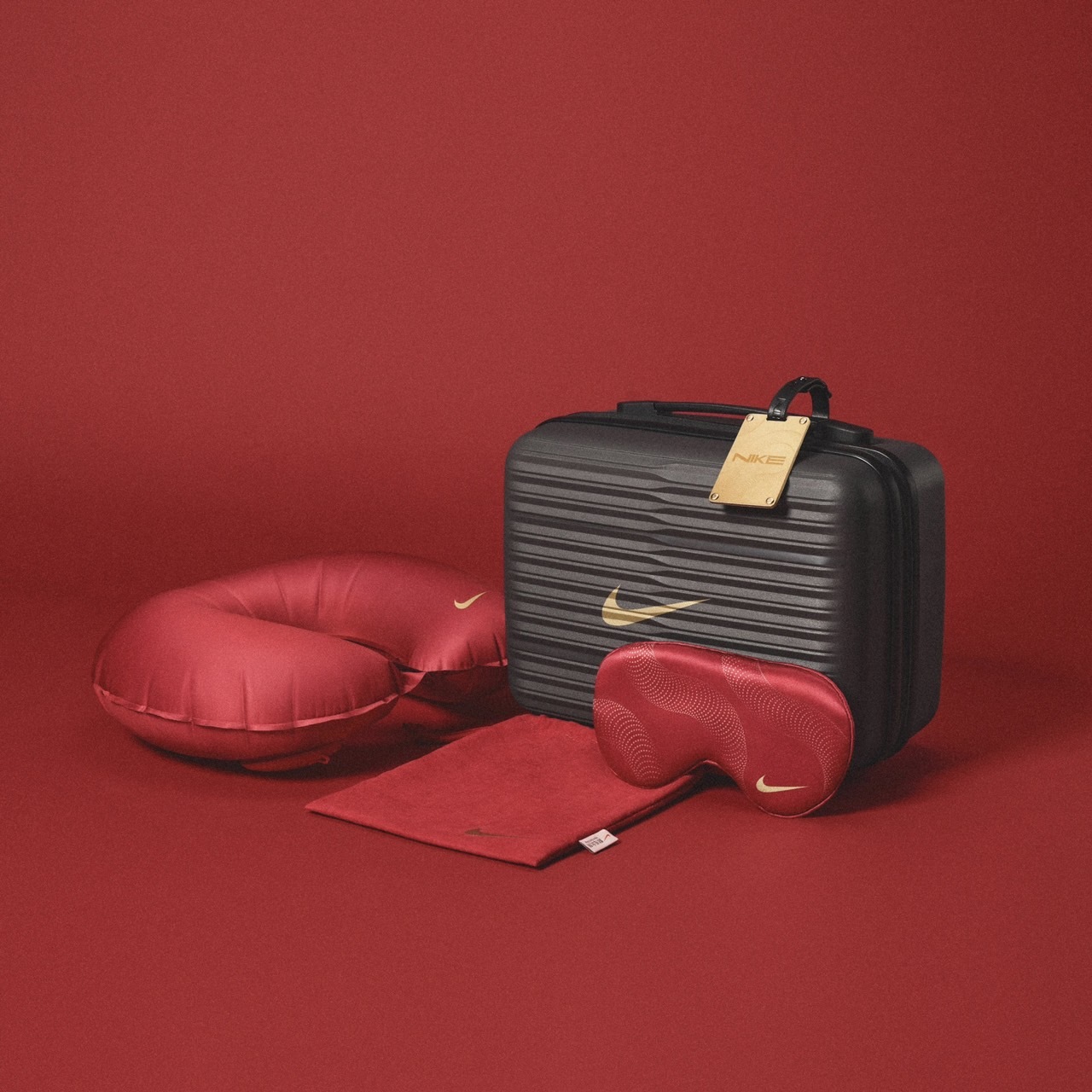 【現貨】Nike新款旅行套装行李牌 充氣頸枕 眼罩 收纳袋 手提箱