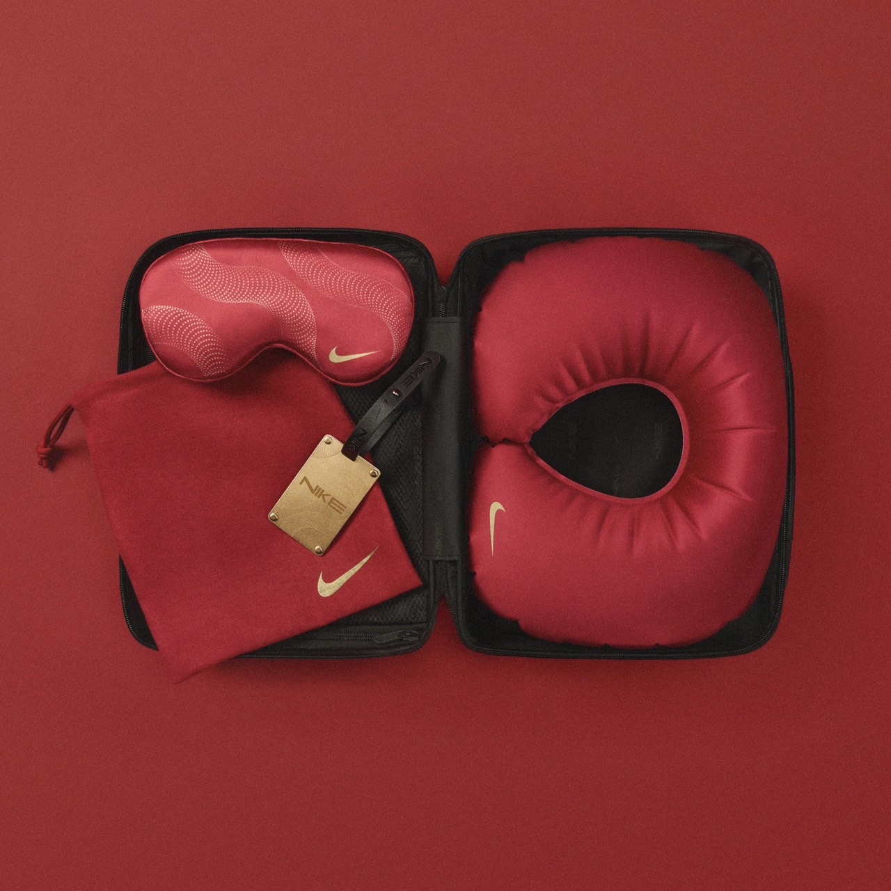 【現貨】Nike新款旅行套装行李牌 充氣頸枕 眼罩 收纳袋 手提箱