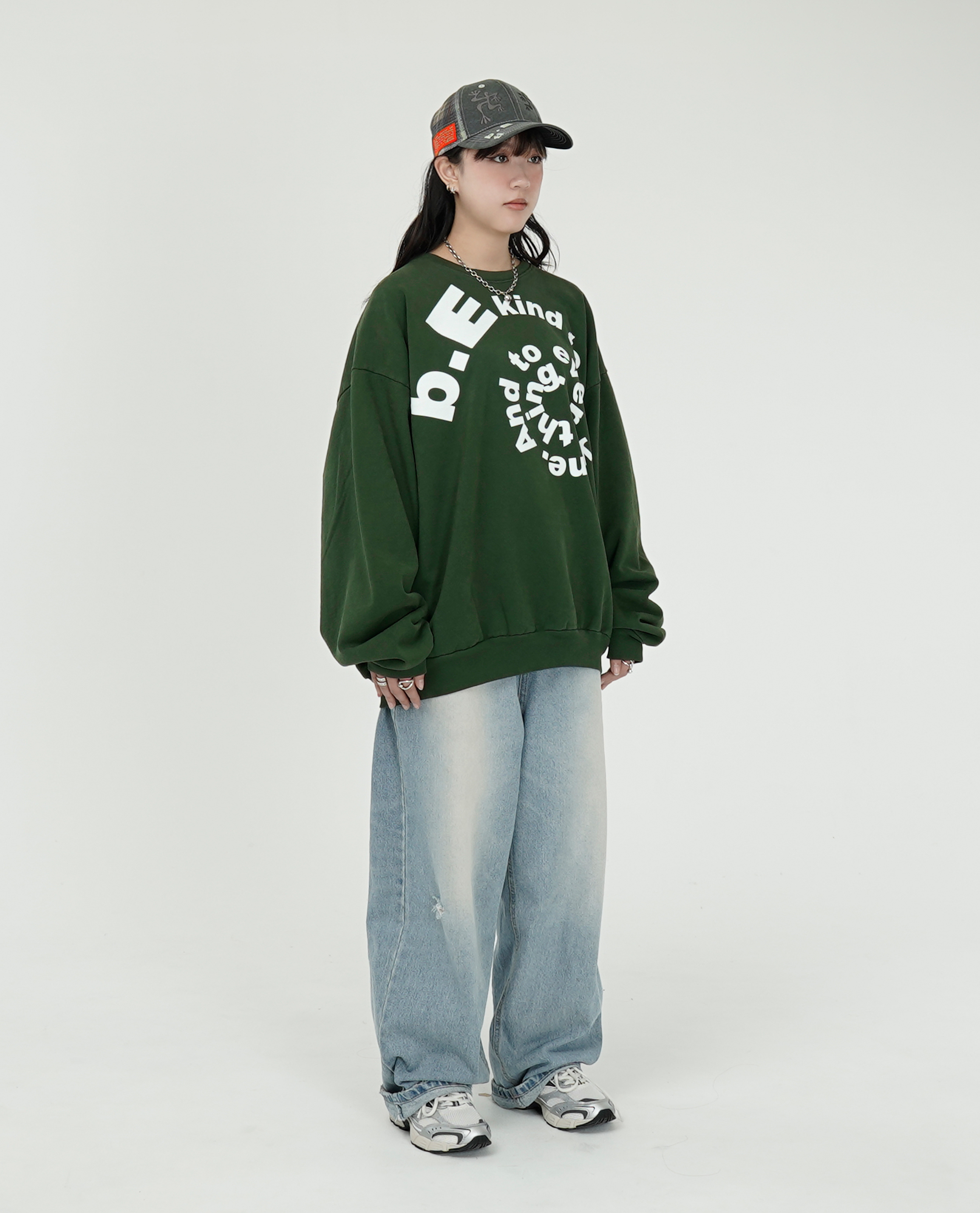 b.Eautiful b.E Kind Swirl Crewneck Sweatshirt - 24 FW (New Year Collection)
