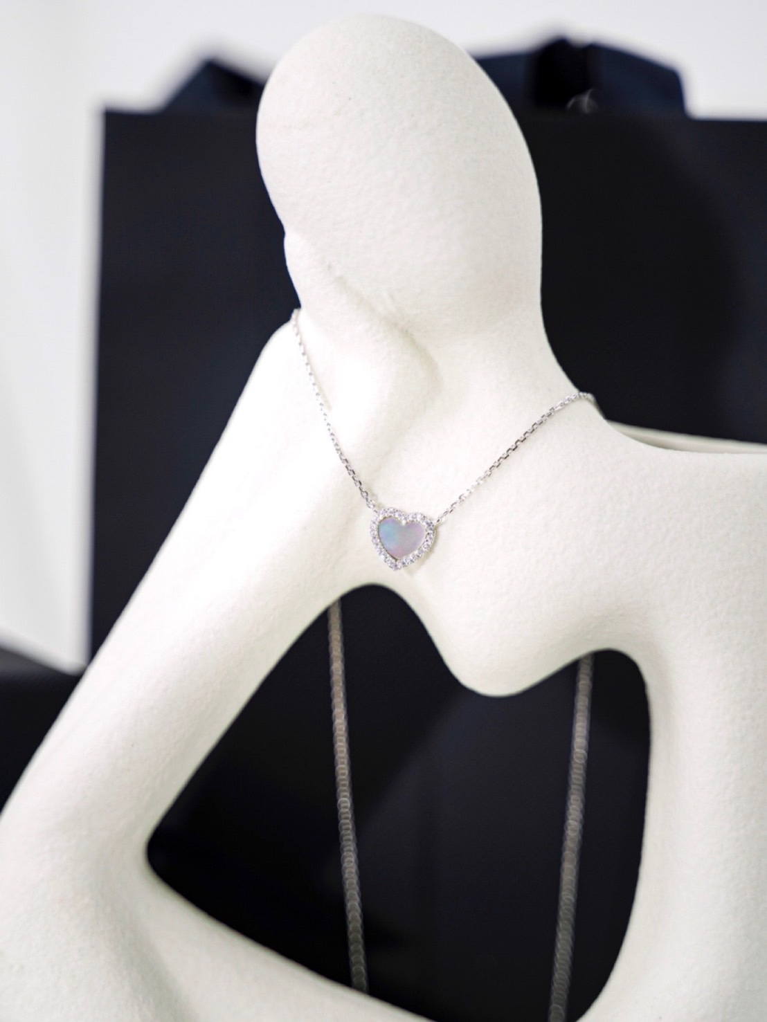 APM MONACO ETERNELLE系列 白母貝愛心 925銀 項鍊 AC6437OXNC