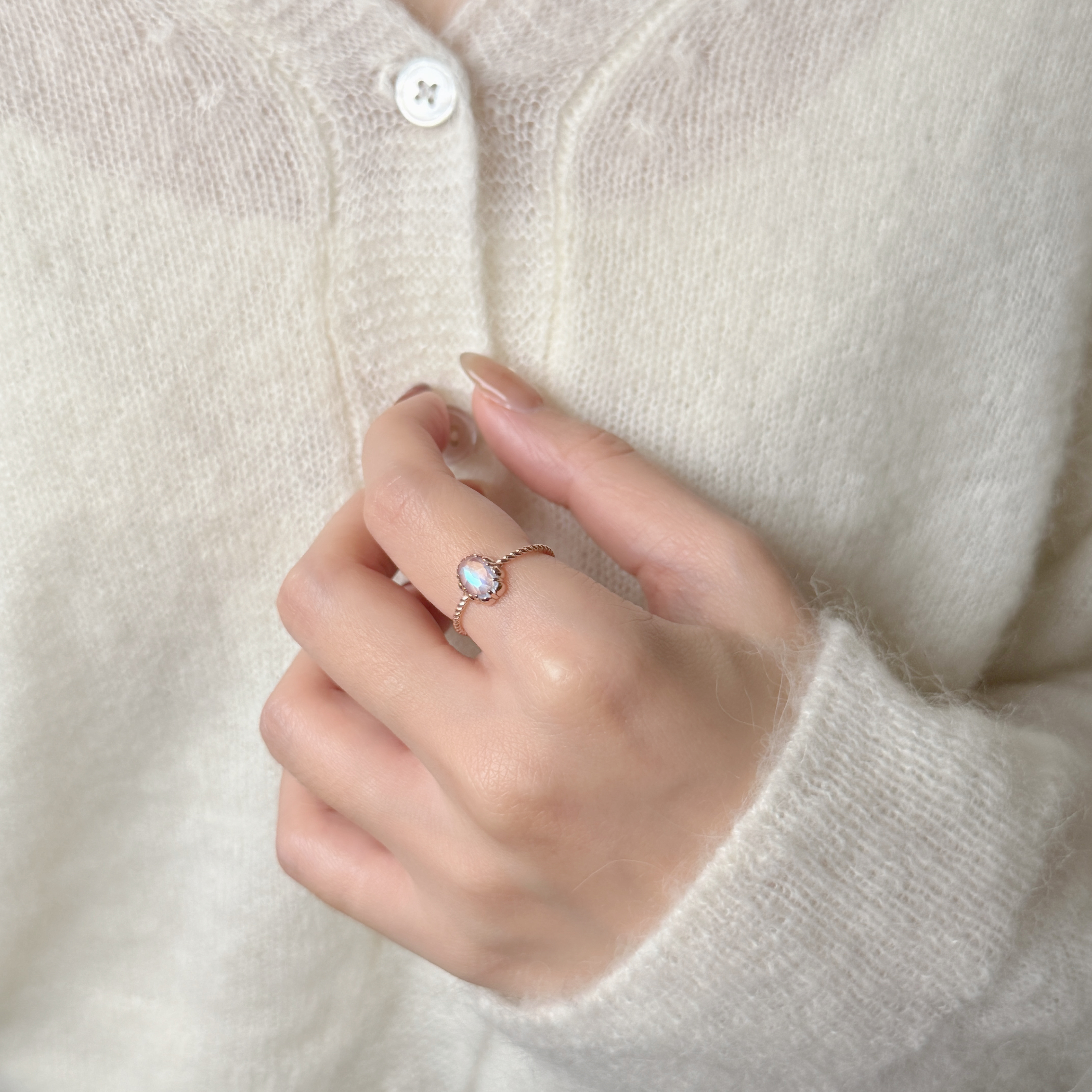 花邊餅乾頂級月光石戒指