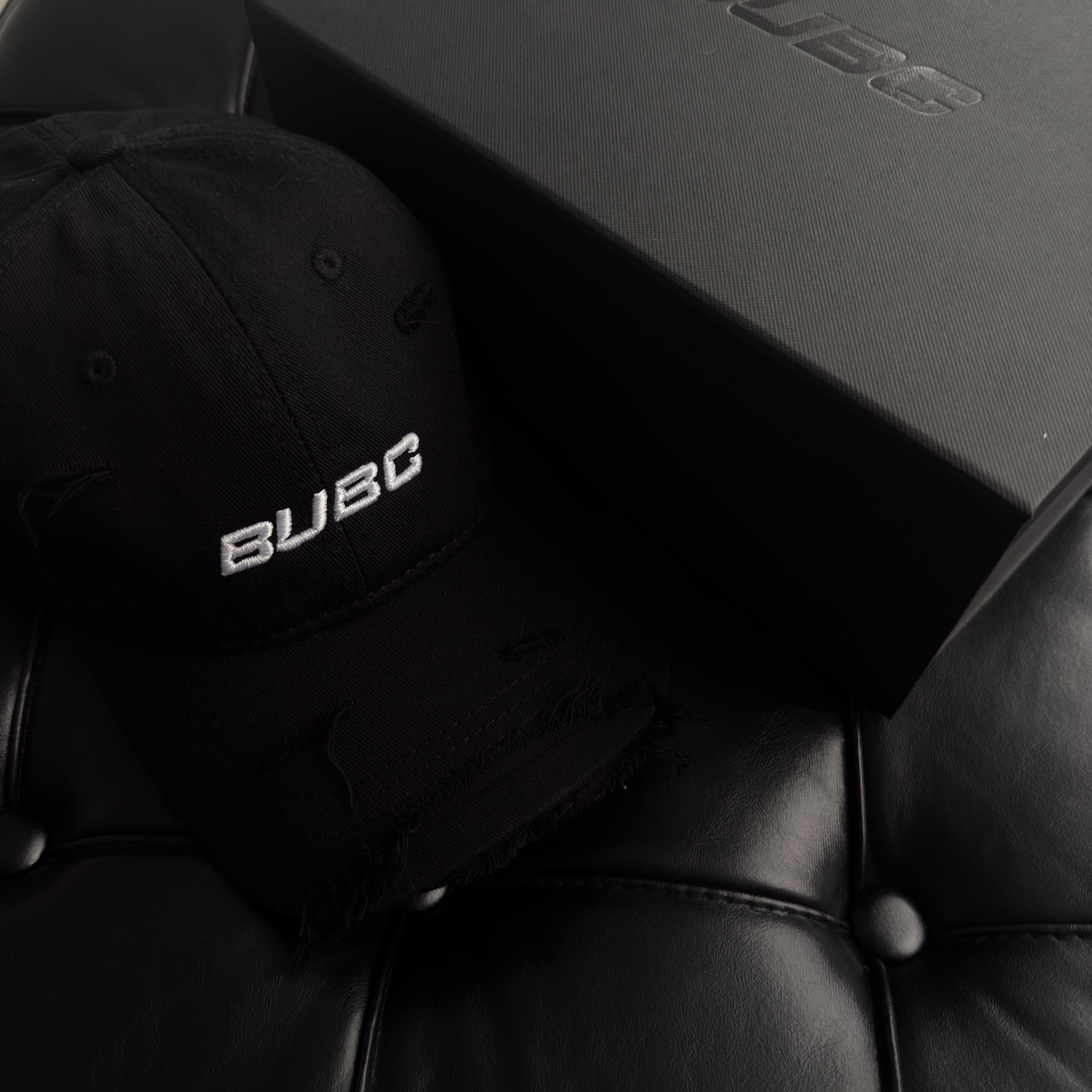 B-001 LOGO CAP
