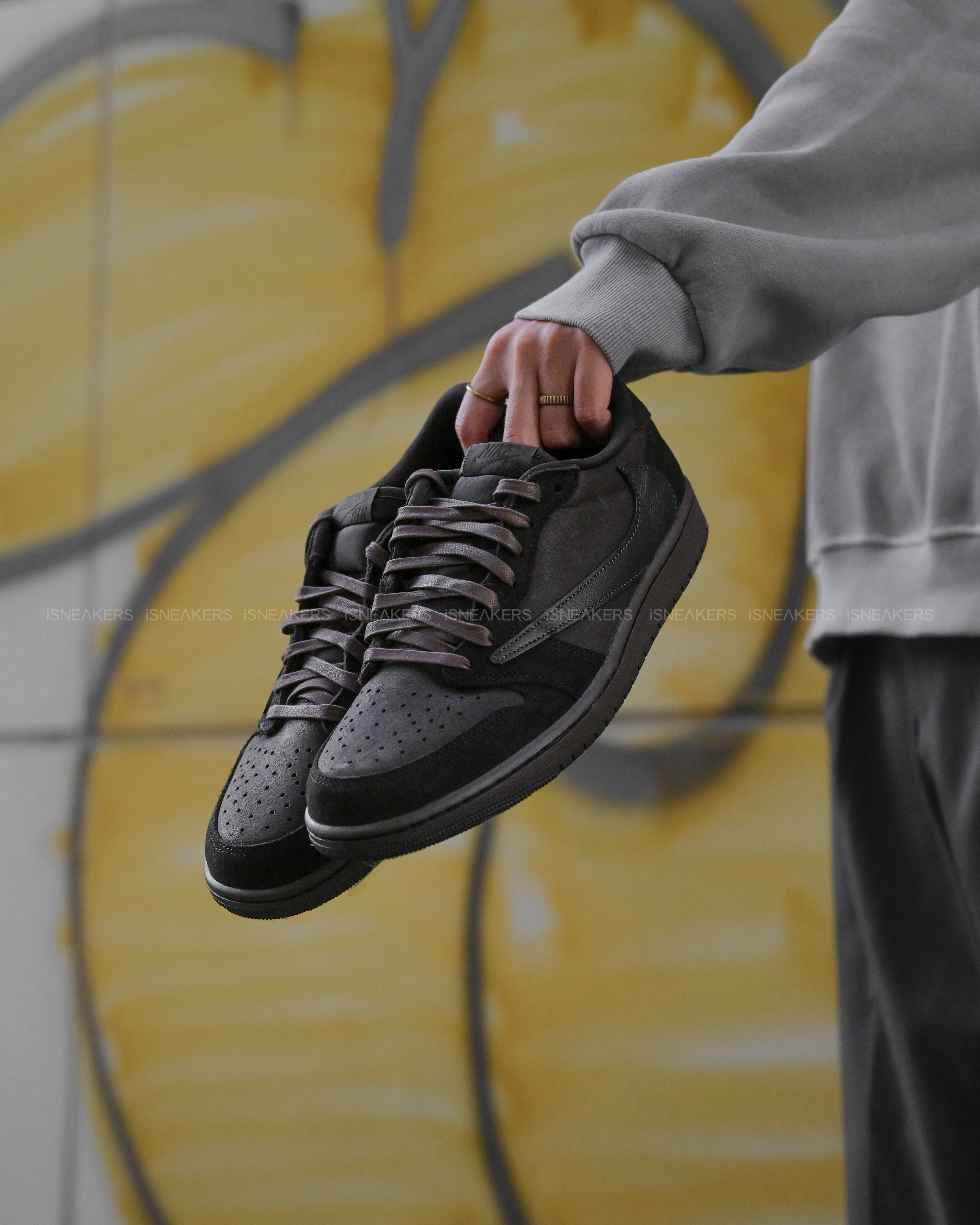 iSNEAKERS｜Travis Scott x Air Jordan 1 Low OG "Velvet Brown" 深摩卡倒勾 DM7866-202