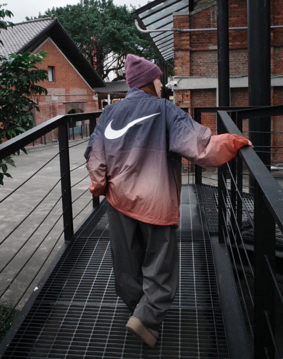 <快速出貨> SUPREME/NIKE DENIM PUFFER VEST 內縫菱格紋拉鍊風衣 黑紫