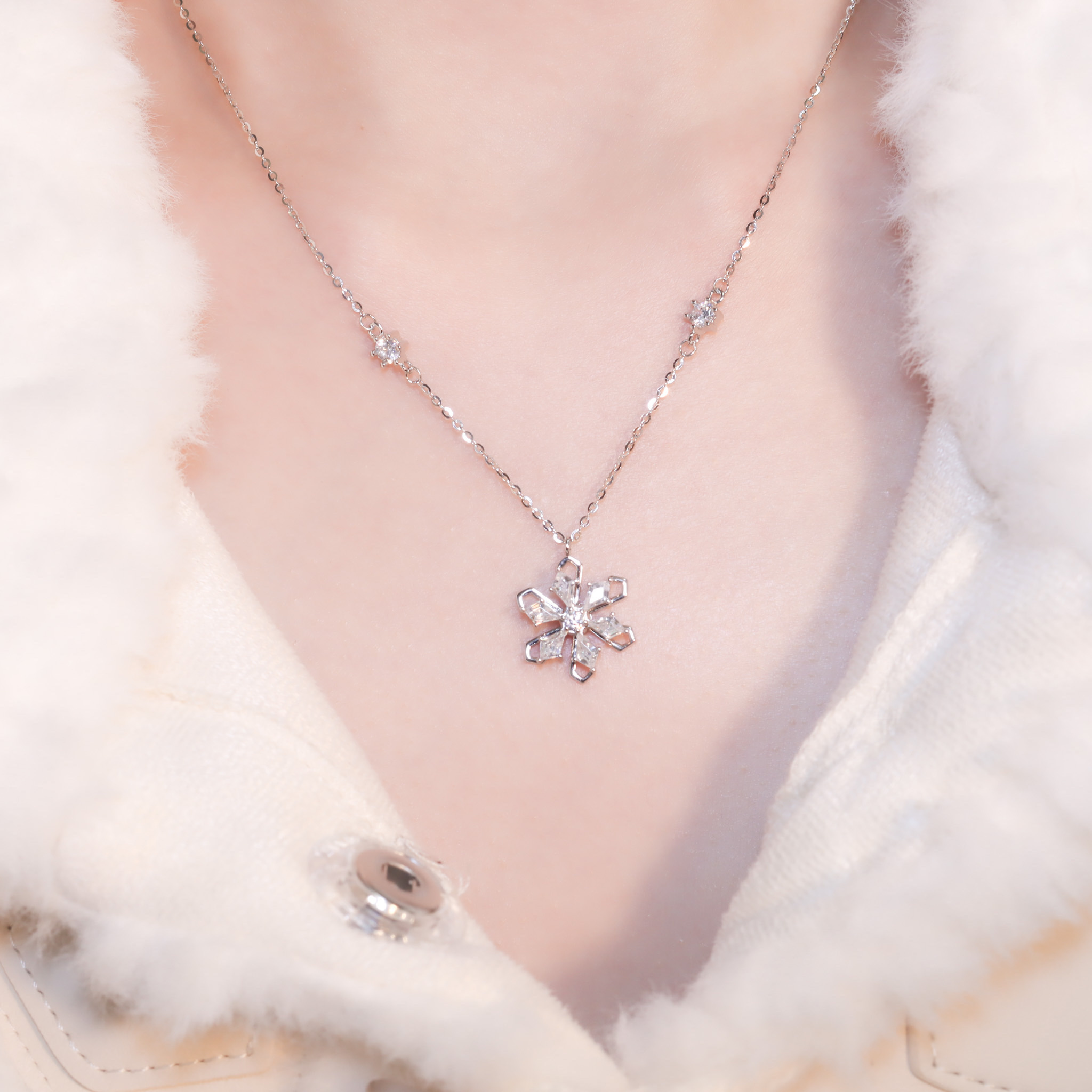 | 925純銀・白金 | 漫轉雪花項鍊 | NE1287 |