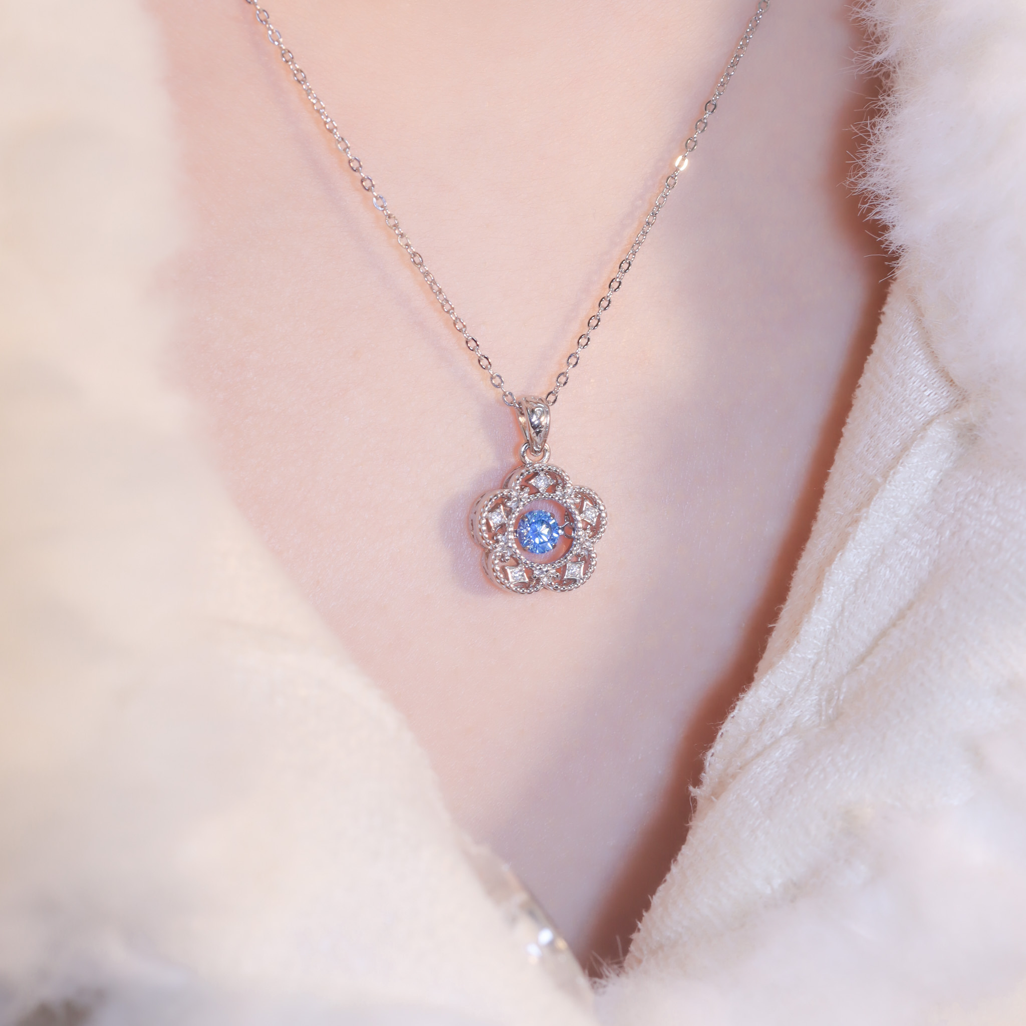 | 925純銀・厚鍍白金 | 懸浮漫花語項鍊 | NE1301 |