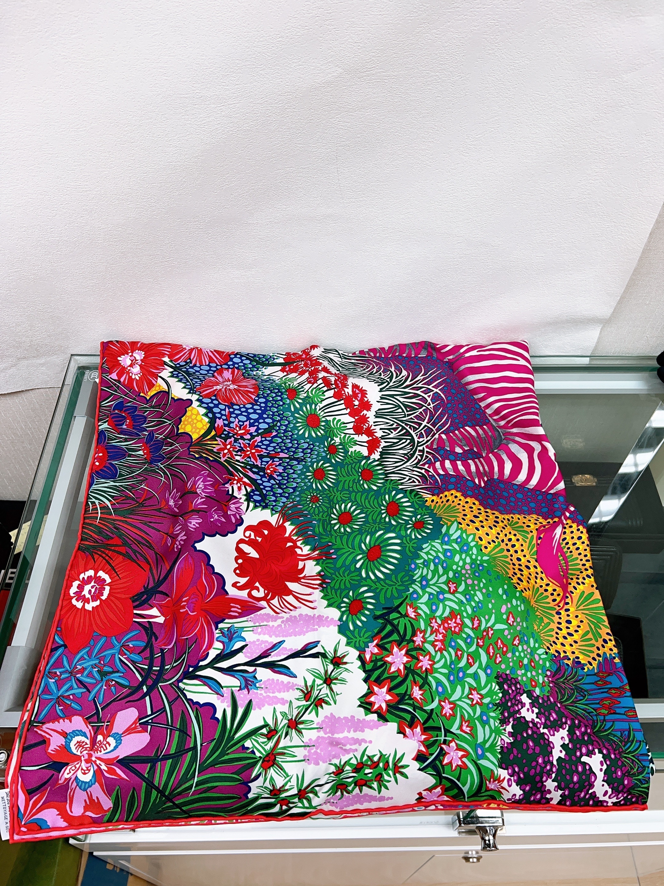 Hermes scarf 90cm (floral pattern)