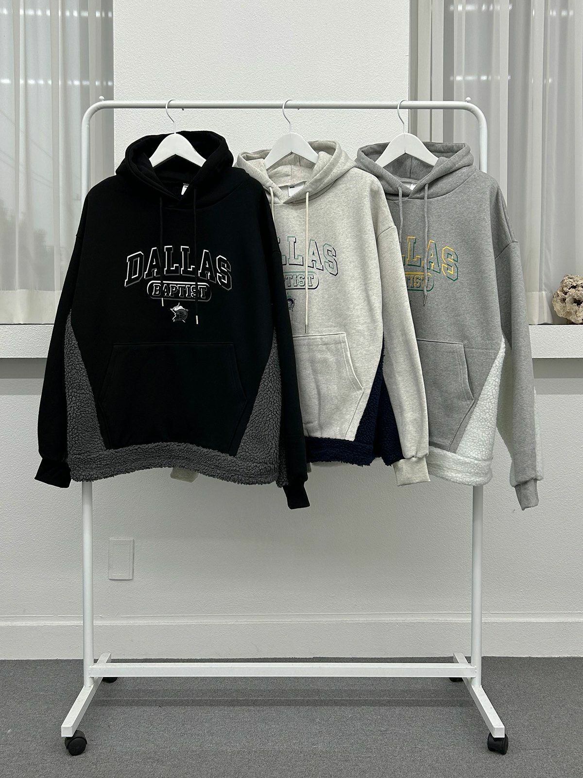 拼毛毛粒英文字連帽衛衣 TAC-0101T