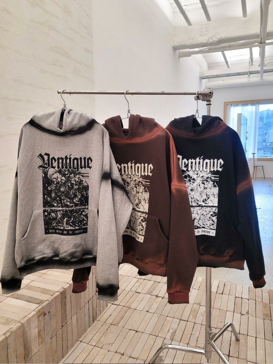 英文字圖案連帽衛衣(薄抓毛底) VENTIQUE-035T