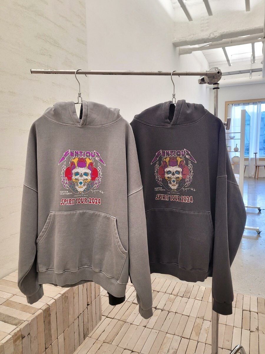 洗水英文字圖案連帽衛衣 VENTIQUE-037T