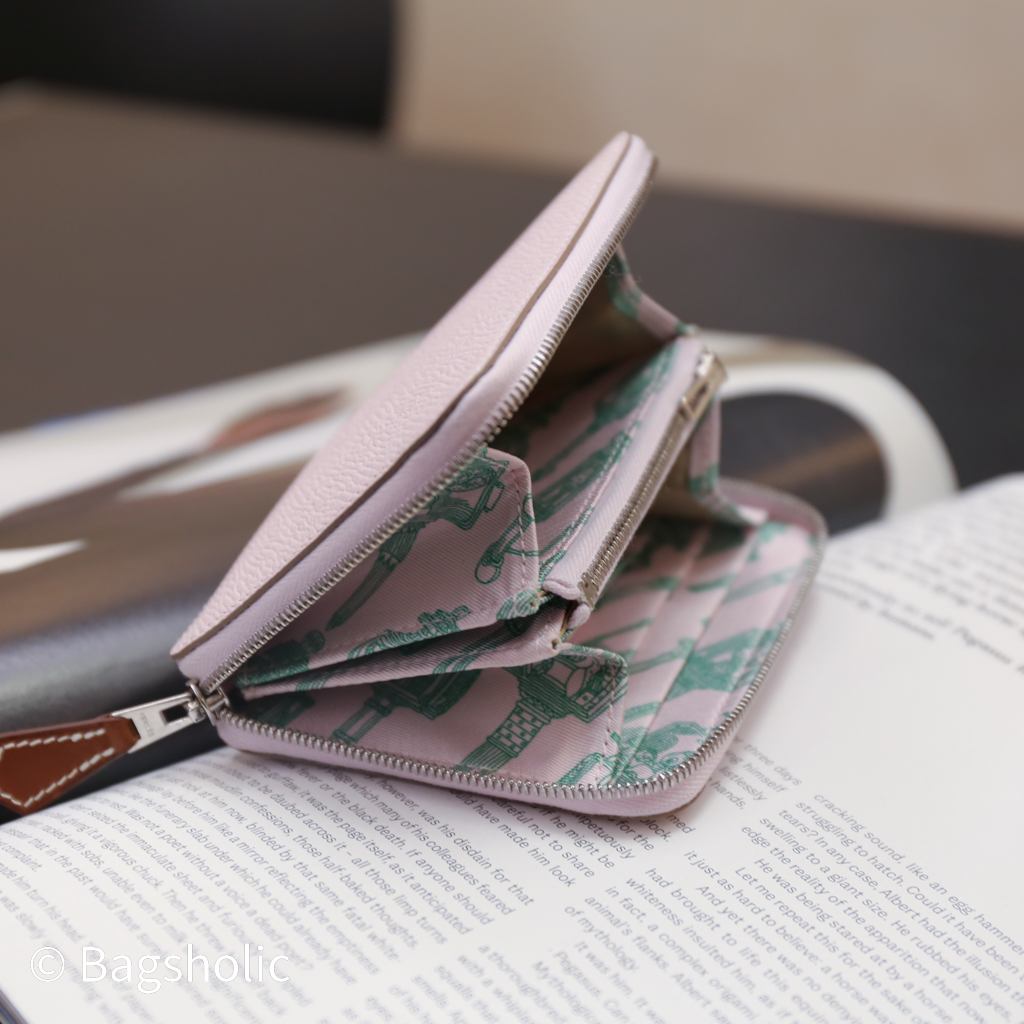 Hermès Silk'In Compact wallet (Mauve Pale)