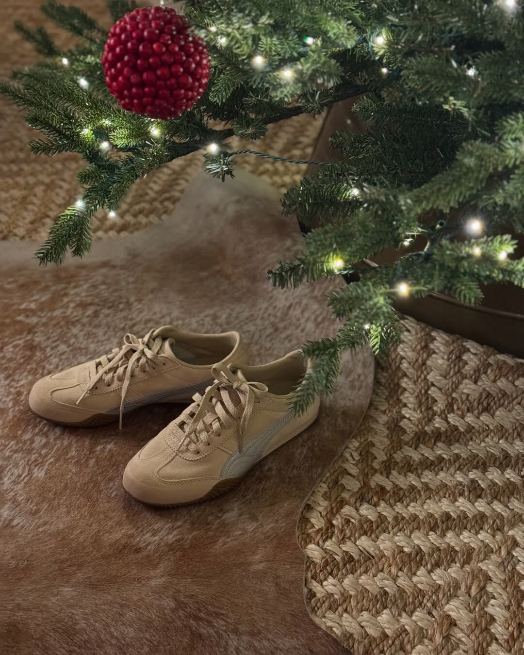 [PUMA] ★大人気★ BELLA V BLUSH BEIGE ★追跡可★日本未入荷 PUMA] ☆大人気☆ BELLA V BLUSH BEIGE ☆追跡可☆日本未入荷