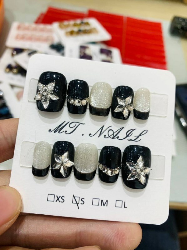 [SPO] RELUZZO NAILS CAT'S EYE DIAMOND HAND-PAINTED MODEL, NO 40 (PRN49)