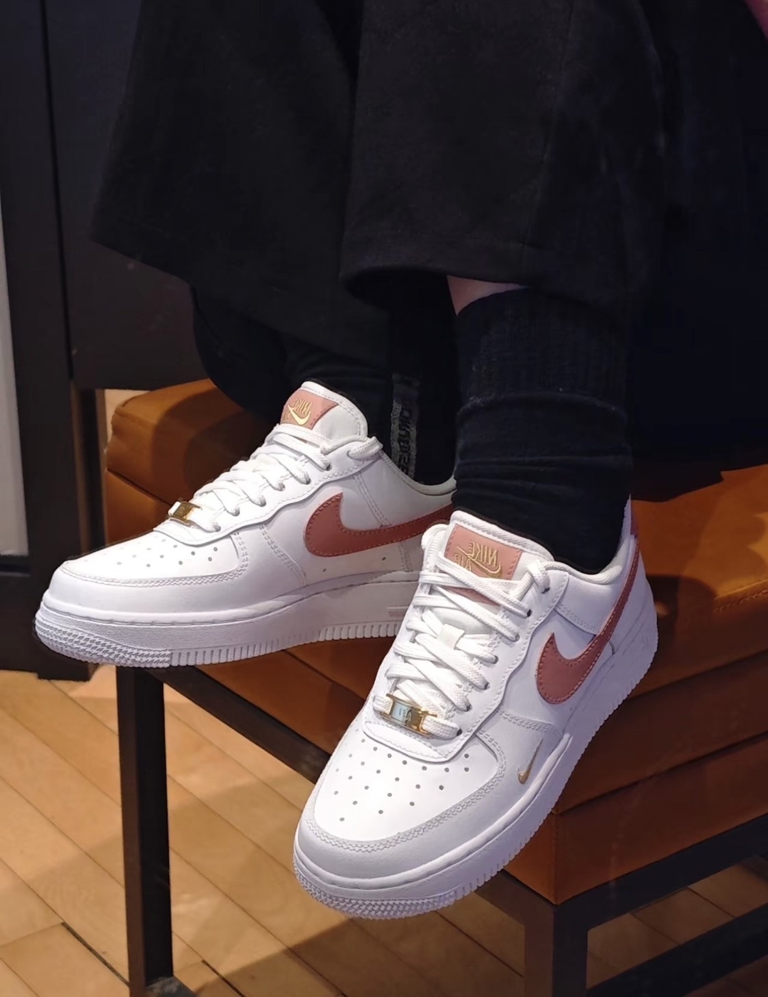 預購 Nike Air Force 1 Low Ess 乾燥玫瑰小金勾