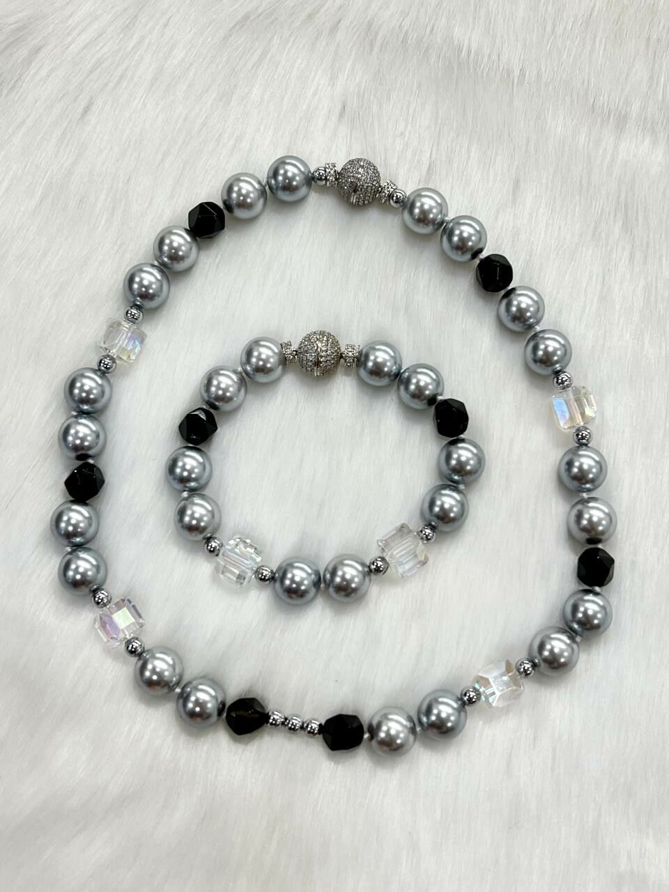 [S] GEMZ & CO NCJS SPAIN PEARLS JEWELLERY/SILVER & CLEAR CUBE, Z131 (Z131)