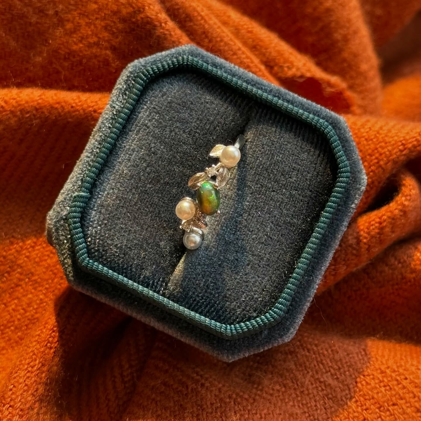 [原石] 衣索比亞黑蛋白石 925銀戒指（附戒盒）