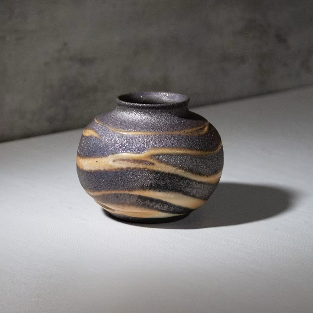 曙波瑩墨灰釉花器H001F