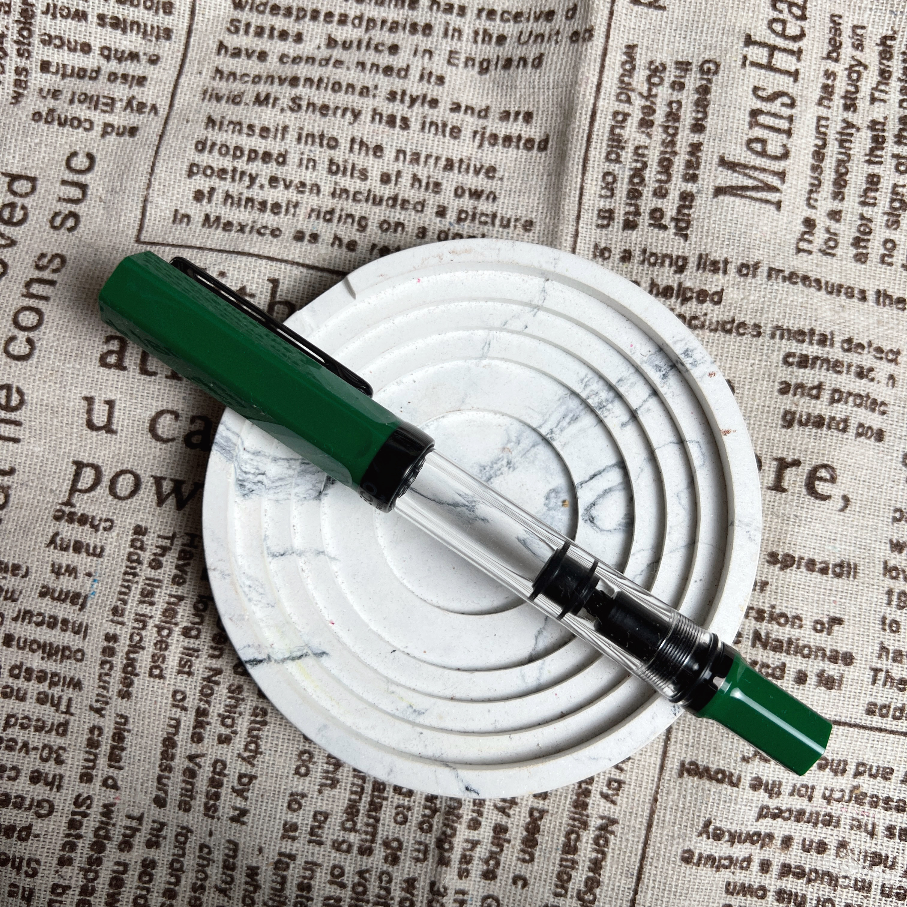 三文堂 TWSBI｜ECO 活塞鋼筆（墨綠&黑鈦）