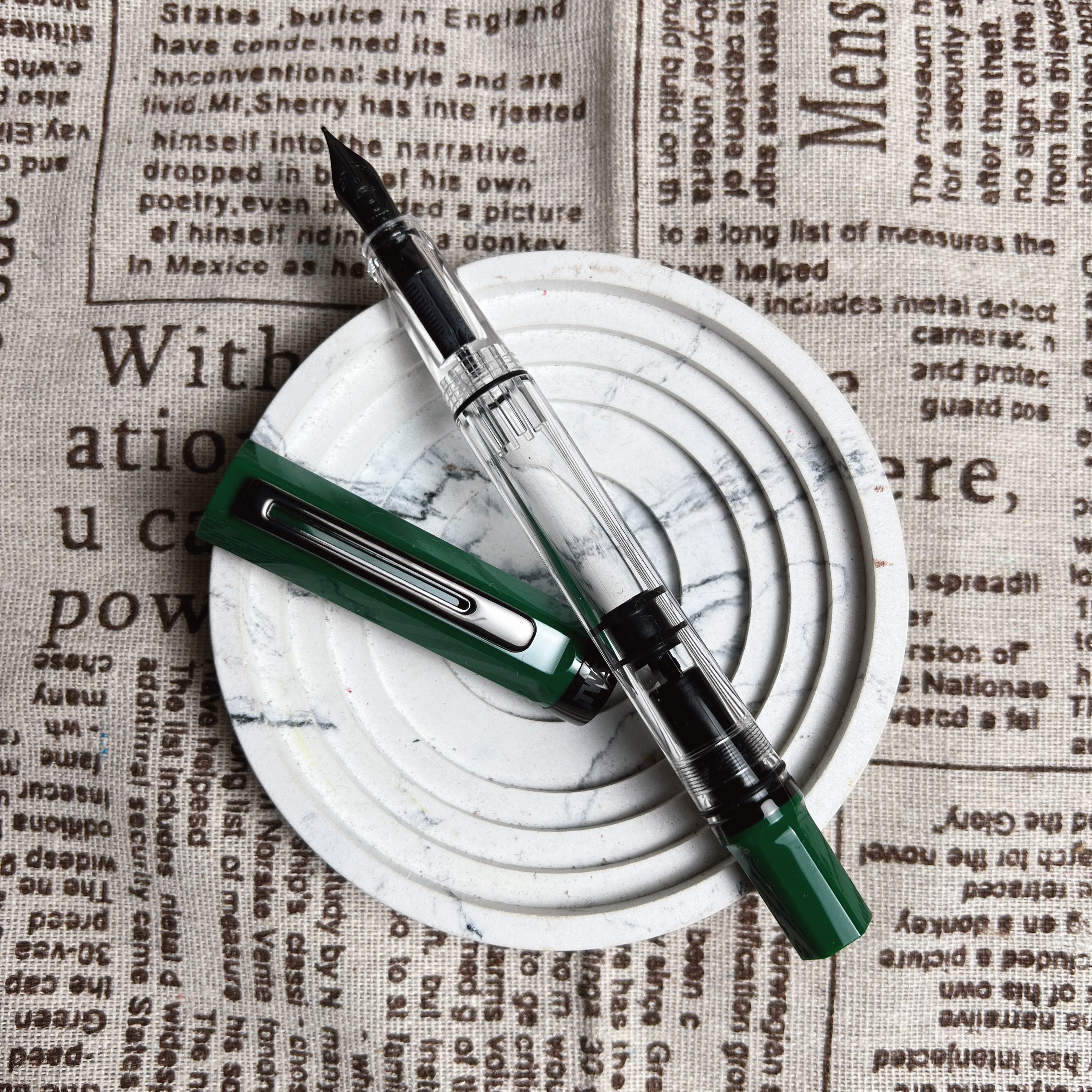 三文堂 TWSBI｜ECO 活塞鋼筆（墨綠&黑鈦）