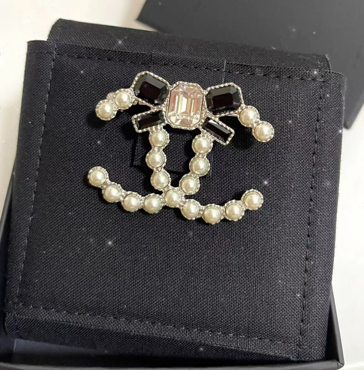 Chanel 公主心口針 -M