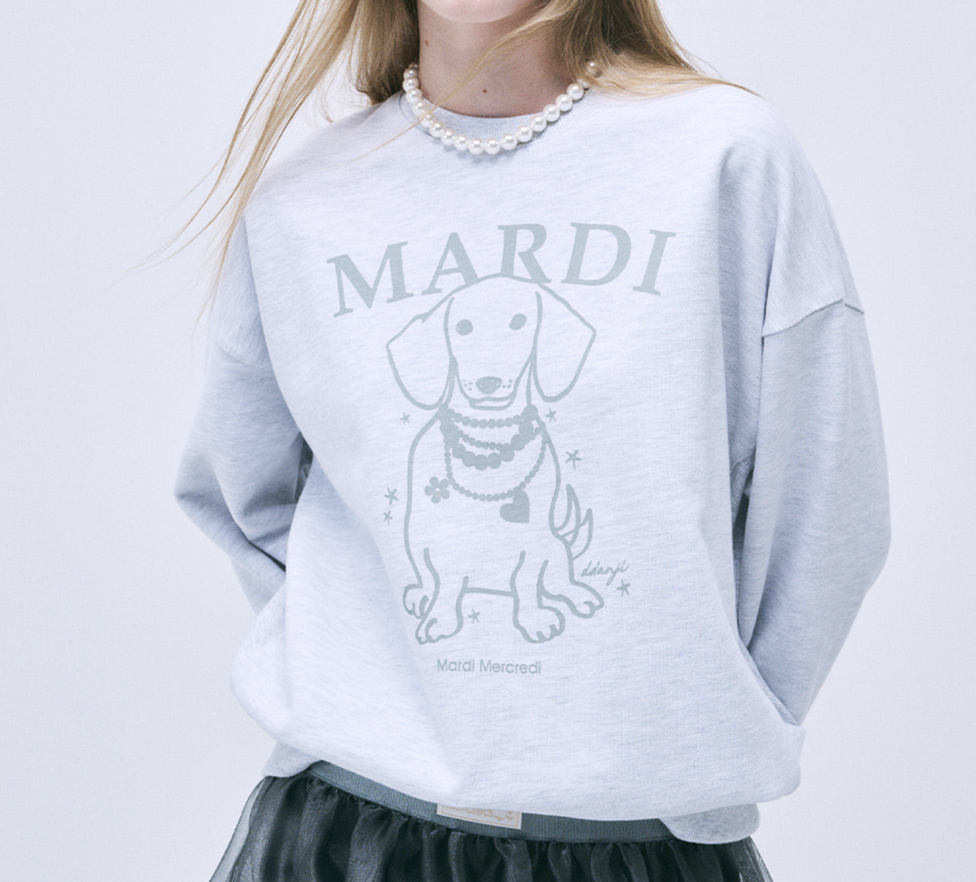 Mardi SWEATSHIRT SWING THE TAIL DDANJI PEARL NECKLACE_HEATHER LIGHTGREY