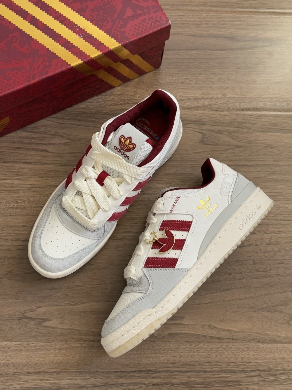 Adidas Originals Forum CNY 灰白蛇鱗 灰紅色 蛇年限定 板鞋 JP9969/預購