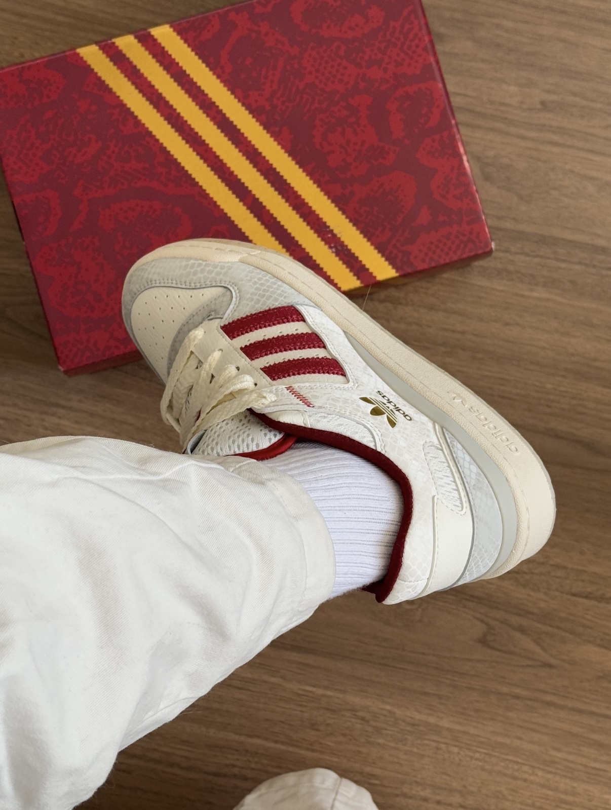 Adidas Originals Forum CNY 灰白蛇鱗 灰紅色 蛇年限定 板鞋 JP9969/預購