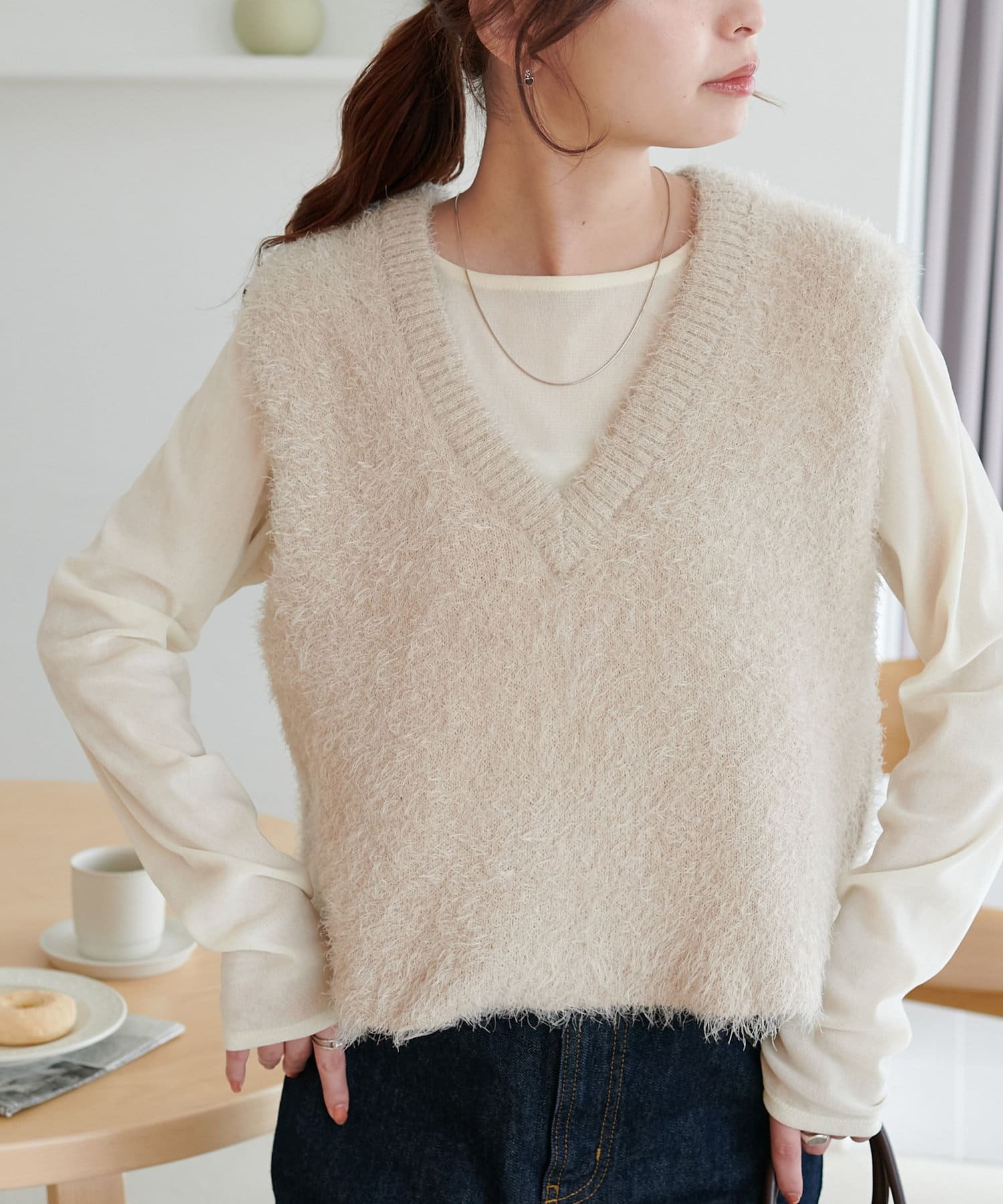 DISCOAT(ディスコート)  《着回し動画あり！》前後2WAYフェザーヤーンショートベスト/ショート丈 米（DCZ10A2105A0007）