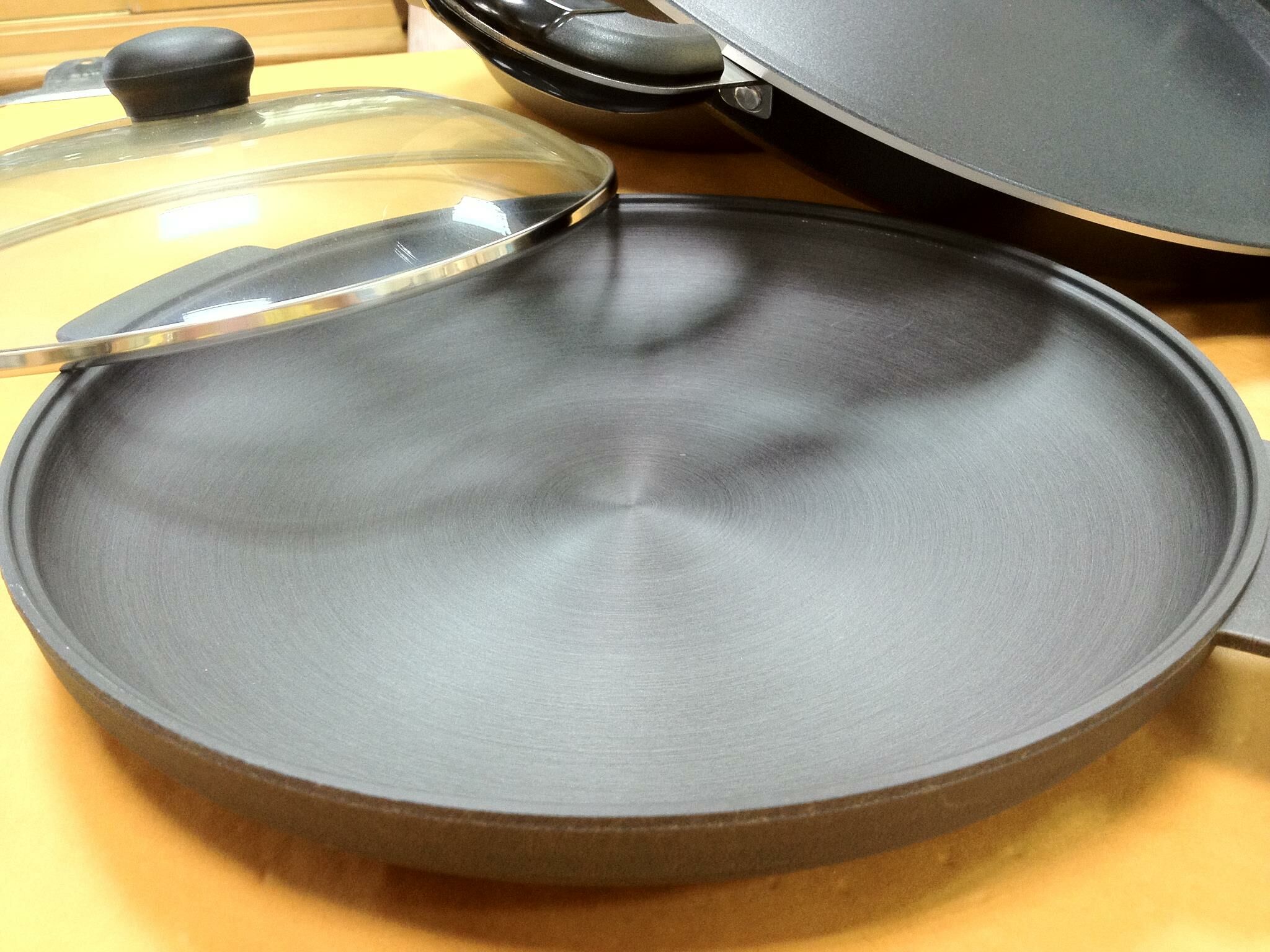 莎咪28公分陽極料理盤含鍋蓋