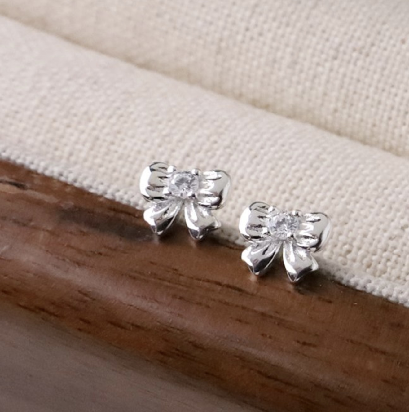 H31單鑽緞帶蝴蝶結純銀鎖針