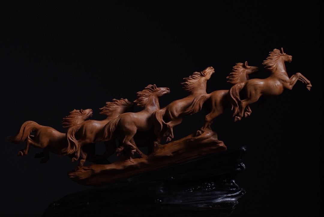 Indian Old Mountain Sandalwood "Eight Horses by Zou Qishou"
