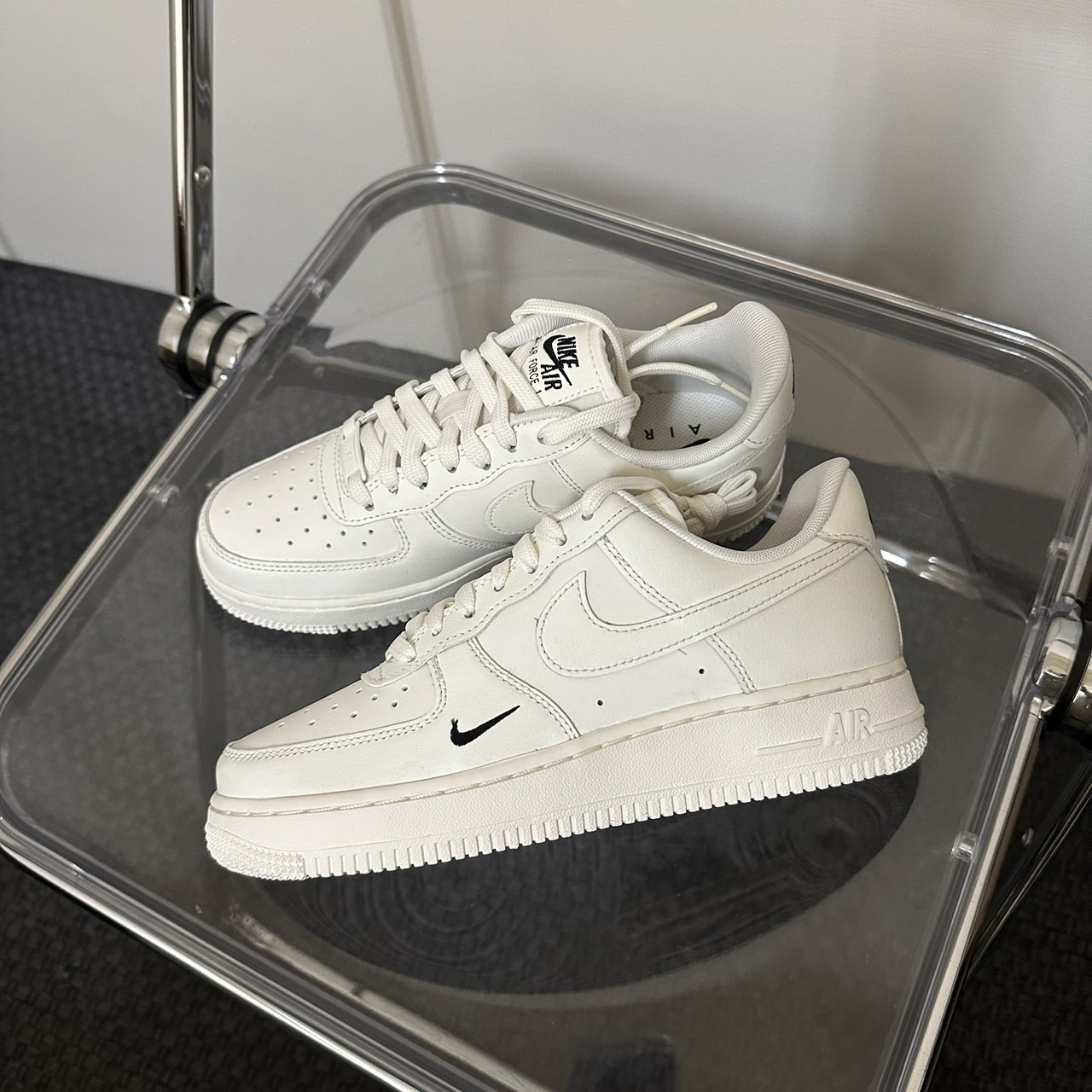 【APAIR】預購 Nike Air Force 1 Low 全白 白F 小黑勾 女款 男女尺寸 HF1058-133