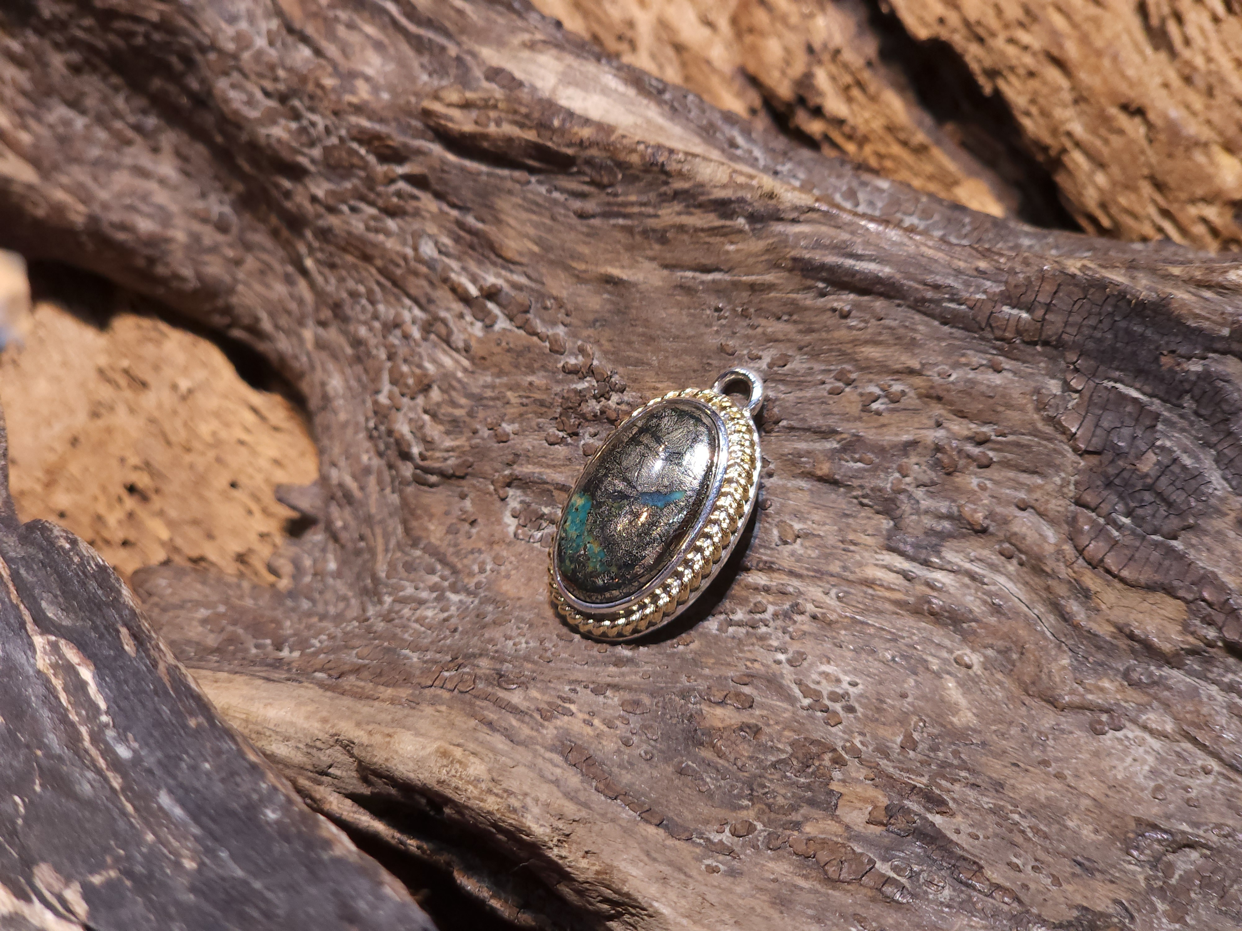 *Black Venom Jewelry- Freedom & Prayer Morenci II 18k金繩松石吊墜